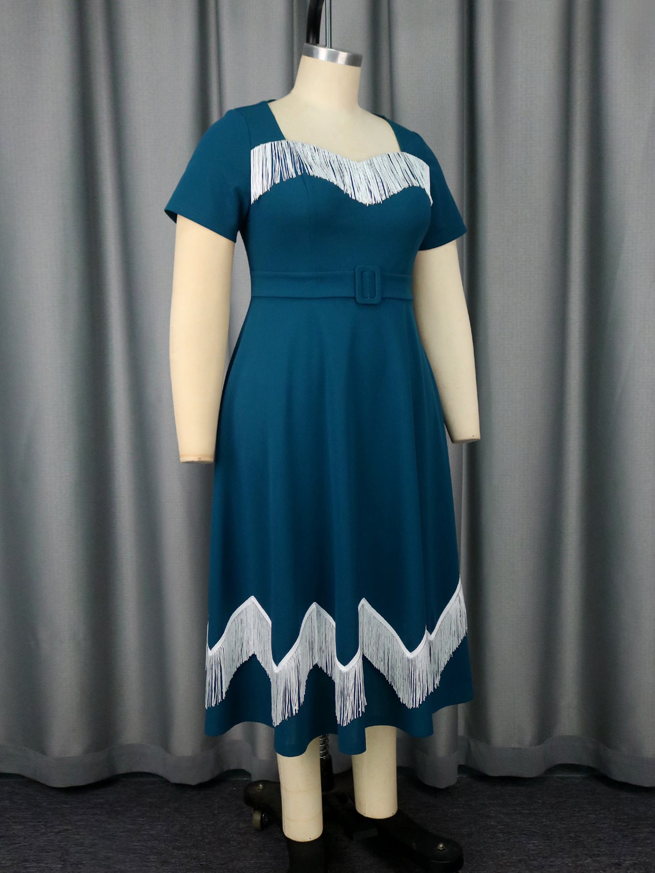 Plus-Size Women Elegant Blue Square-Neck Short-Sleeved Tassel Contrast Belt Party Dress 5