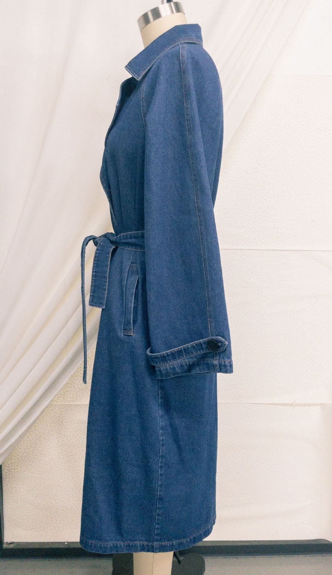 Women Solid Buttoned Loose Denim Jacket with Slip Pockets 5