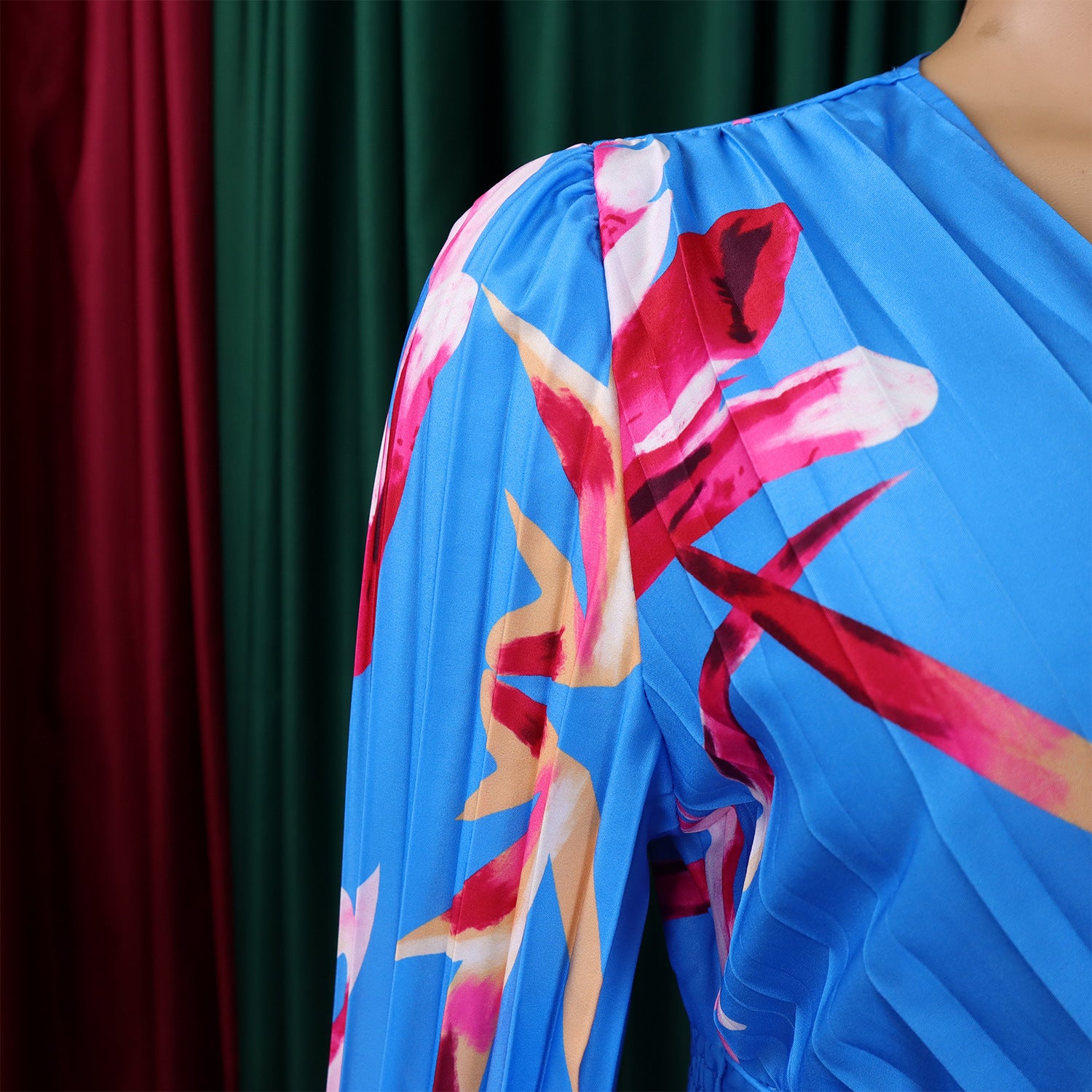 Women's V-Neck Long Sleeve Printed Pleated Chic Long Dress 28