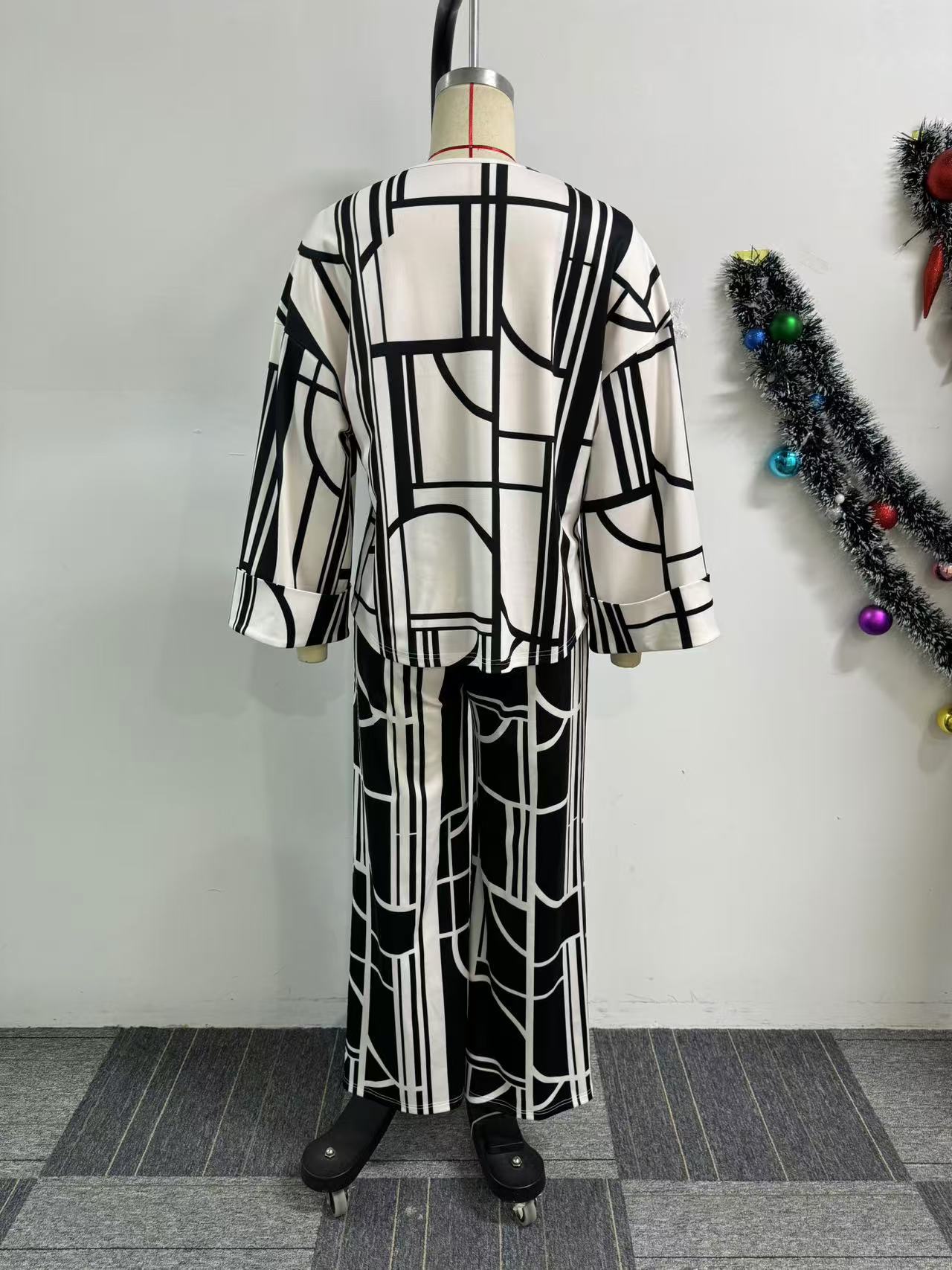 Printed Round Neck Long Sleeve Loose Top Straight Trousers Two-Piece Set 7