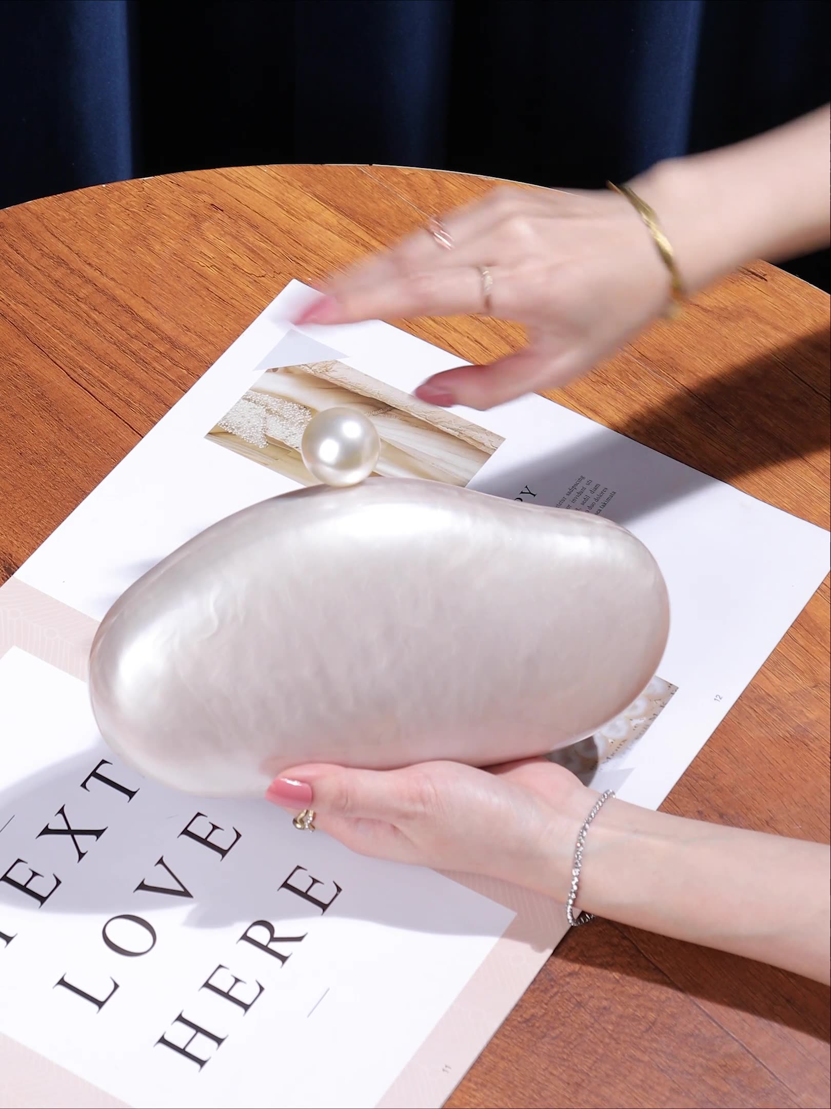 Women's Shoulder/Crossbody Bag Shell Acrylic Clutch for Wedding & Evening Party 7