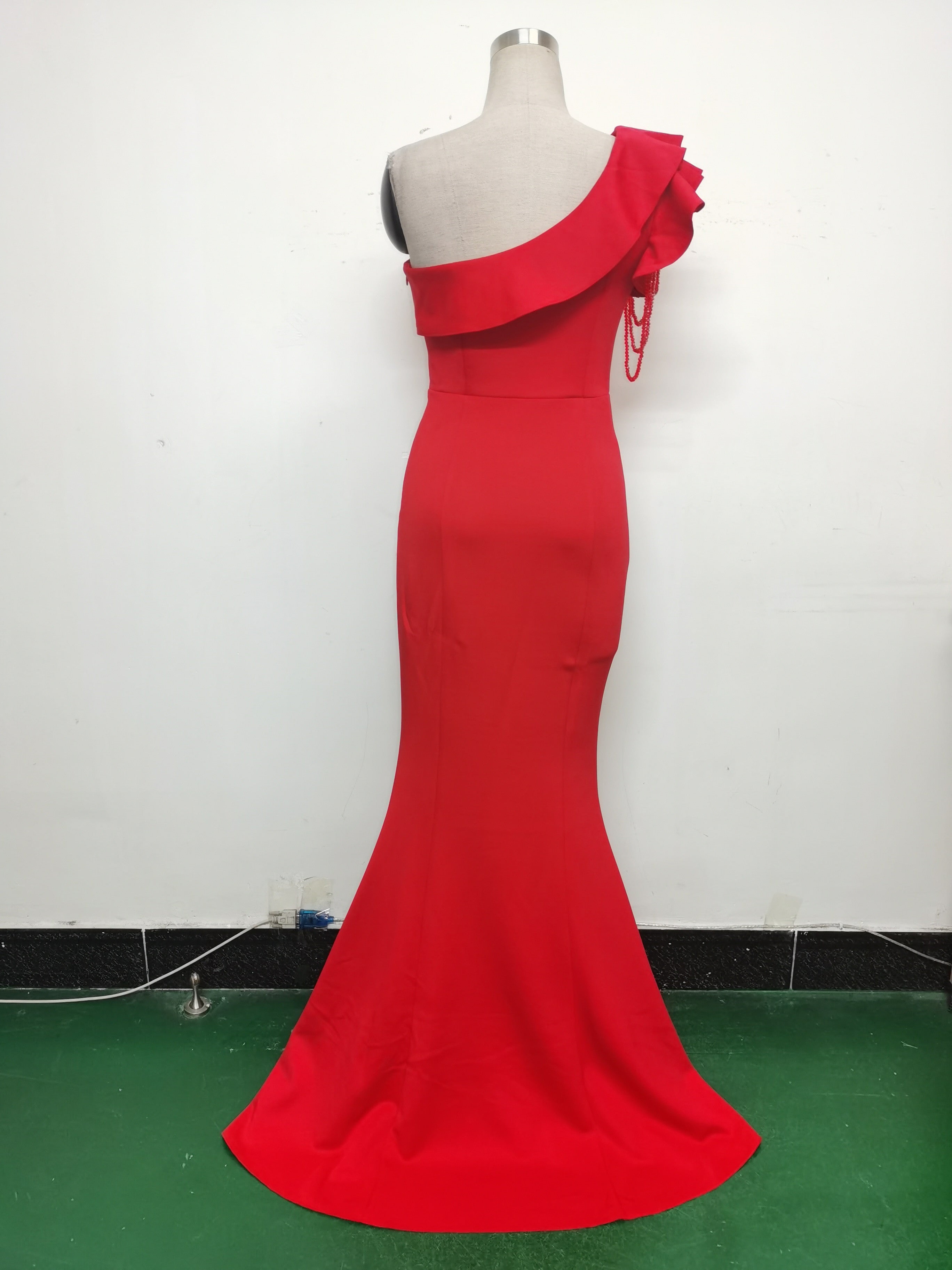 Women Beaded One-shoulder Slash Shoulder Evening Dress 28