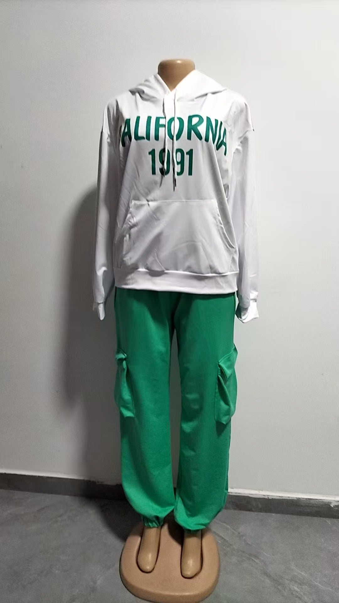 Women Casual Printed Hoodies and Cargo Pants Two-piece Set 10