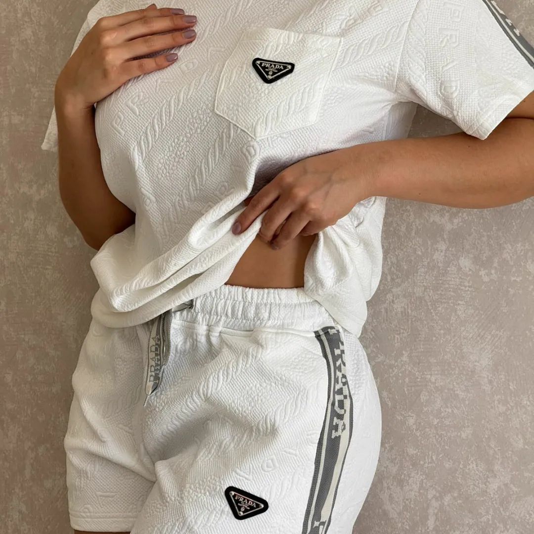 Women embossed short sleeve Top and shorts two-piece set 3