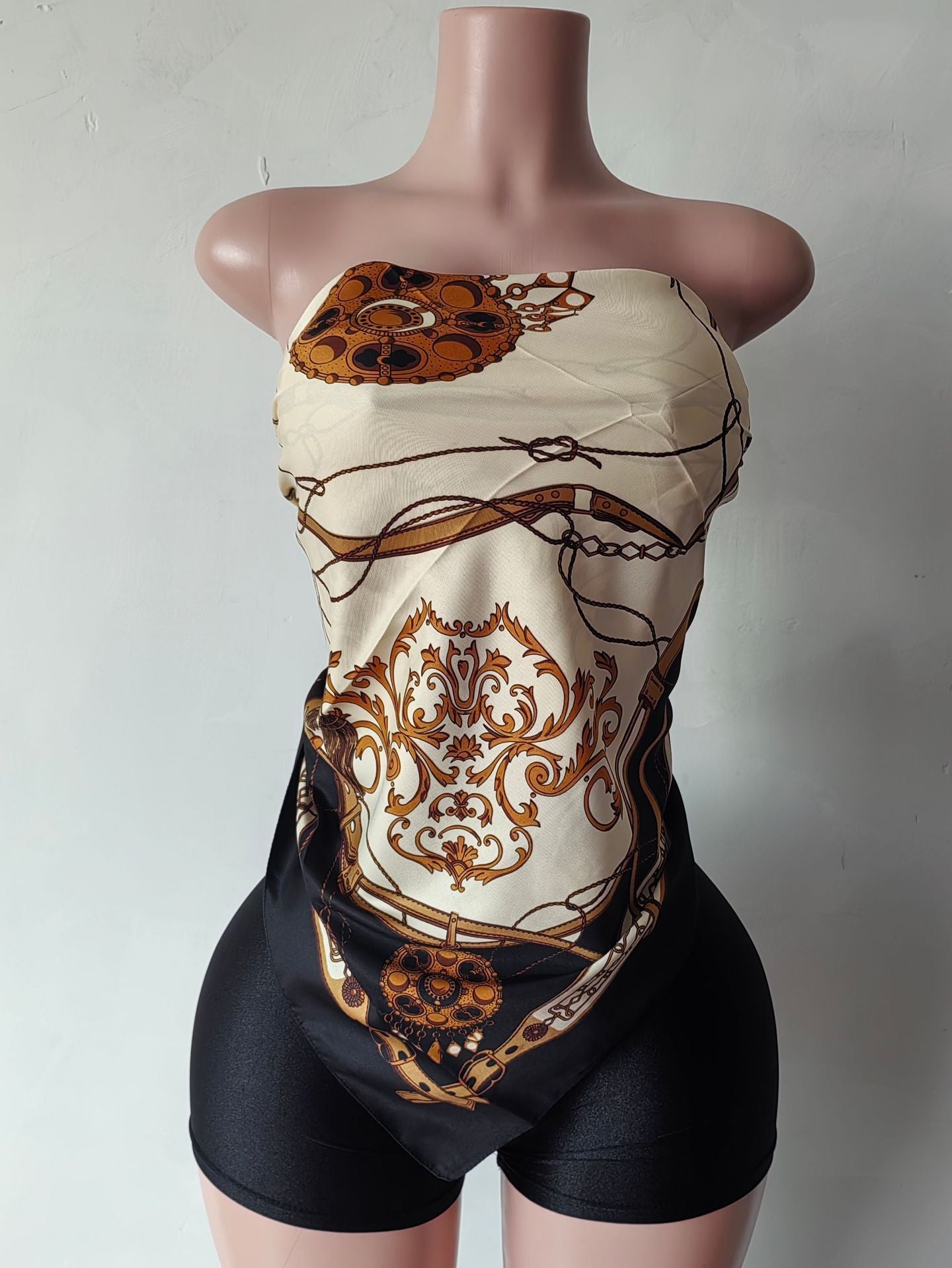 Fashionable Women's Print Sexy Strapless Two Piece Shorts Set 15