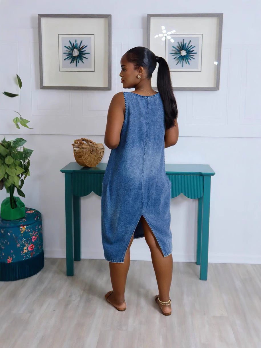 Women's solid color V-neck sleeveless denim dress