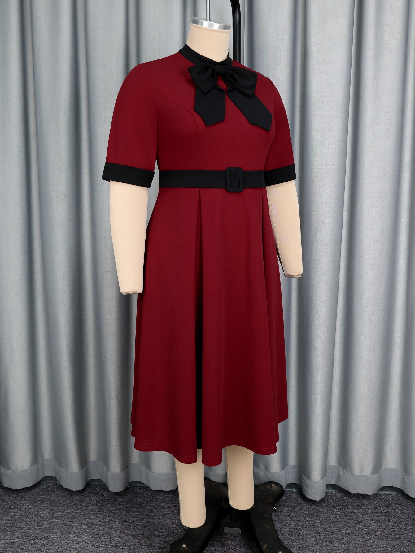 Plus-Size Women Burgundy Lace-Up Bow Short-Sleeve Contrast Color Dress 6