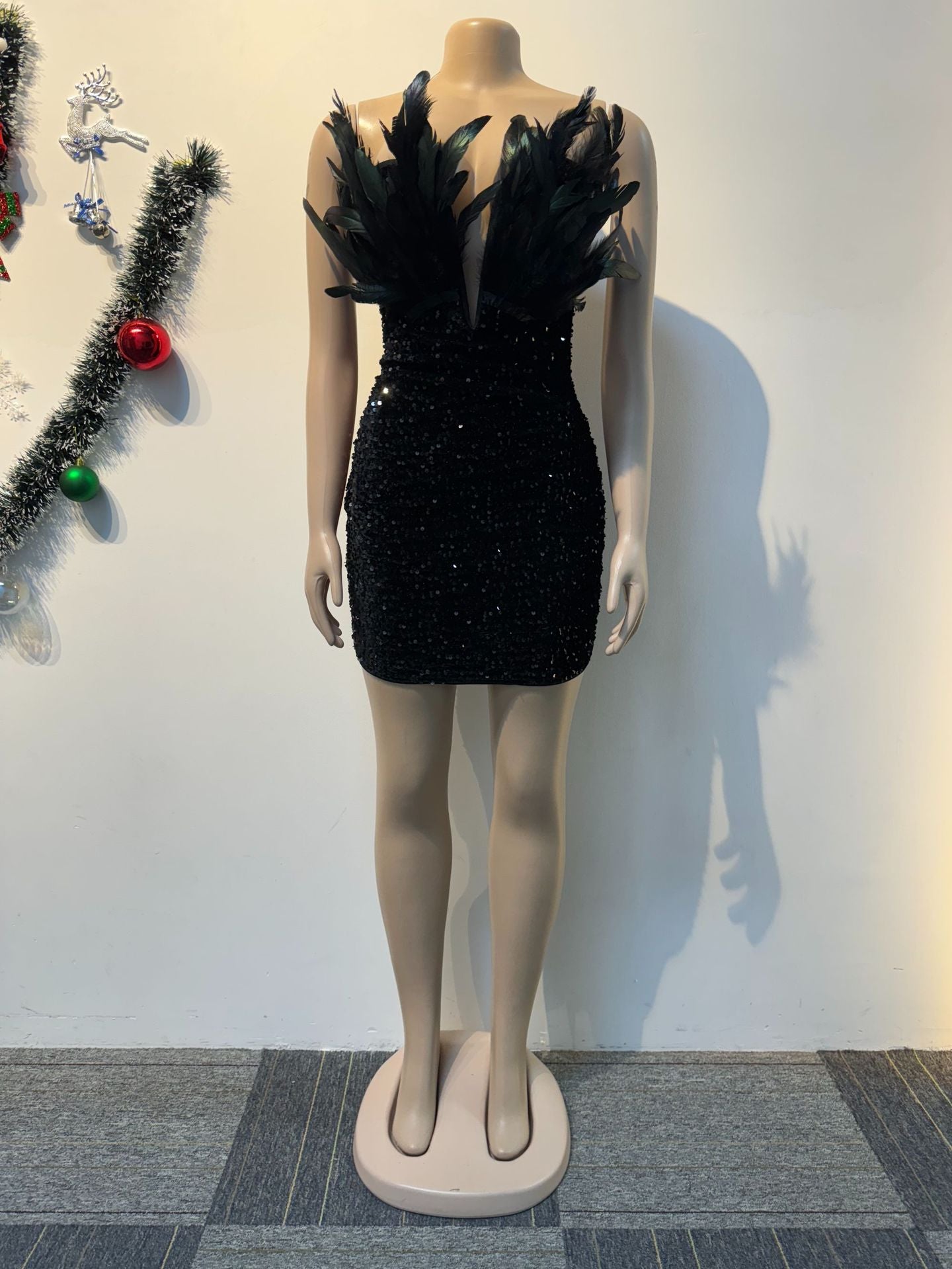 Women sexy sequin V Neck Strapless Feather Bodycon dress 9