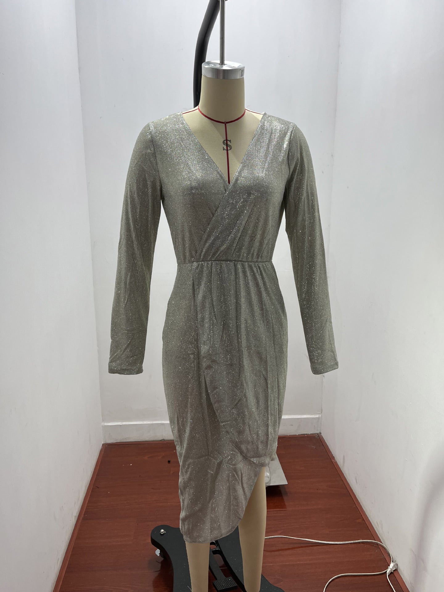 Women Shiny long-sleeved V-neck sparkling evening sexy dress 42