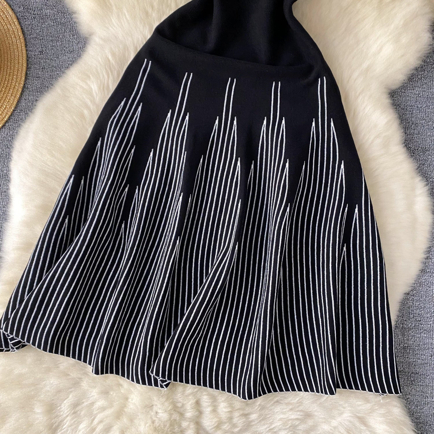 Women Sleeveless Round Neck Striped Dress 10