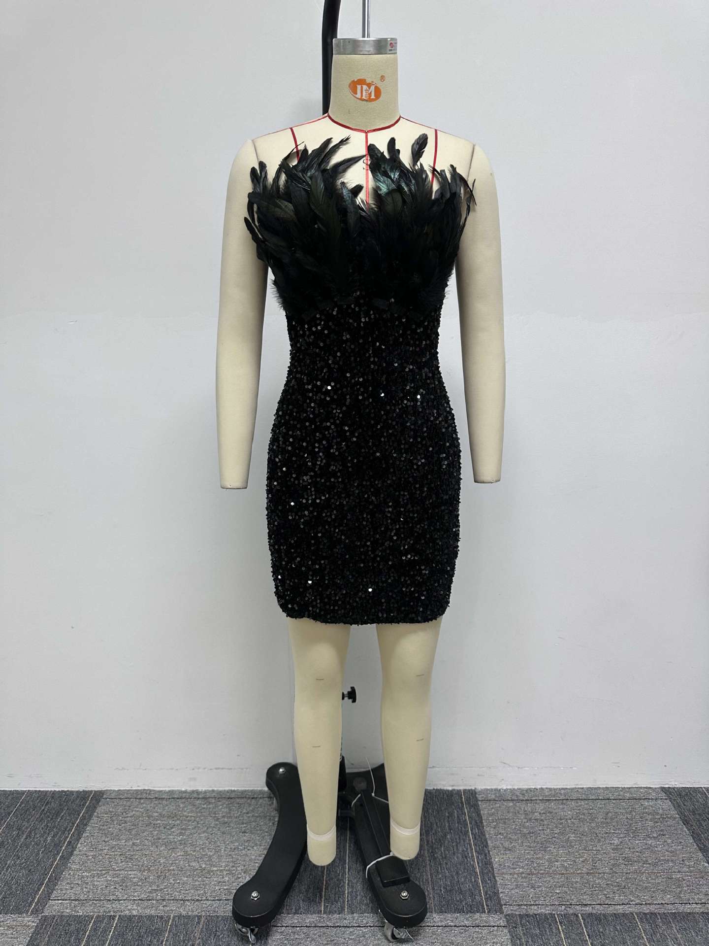 Sexy Feather Sequin Strapless Tight Fitting Slim Bodycon Dress 12