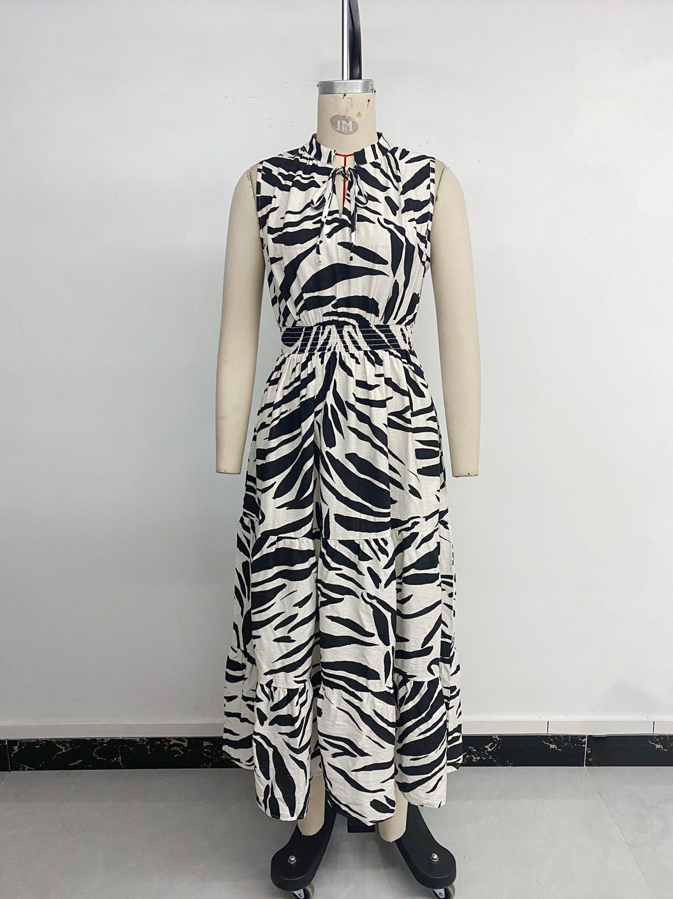 Women Elegant V-Neck Sleeveless Zebra Print Dress 6