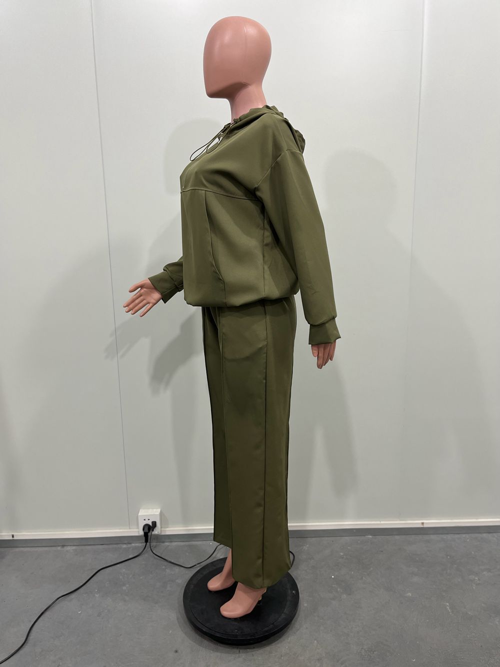 Women Solid Loose Pocket Hooded Drawstring Top and Pant Two-piece Set 10