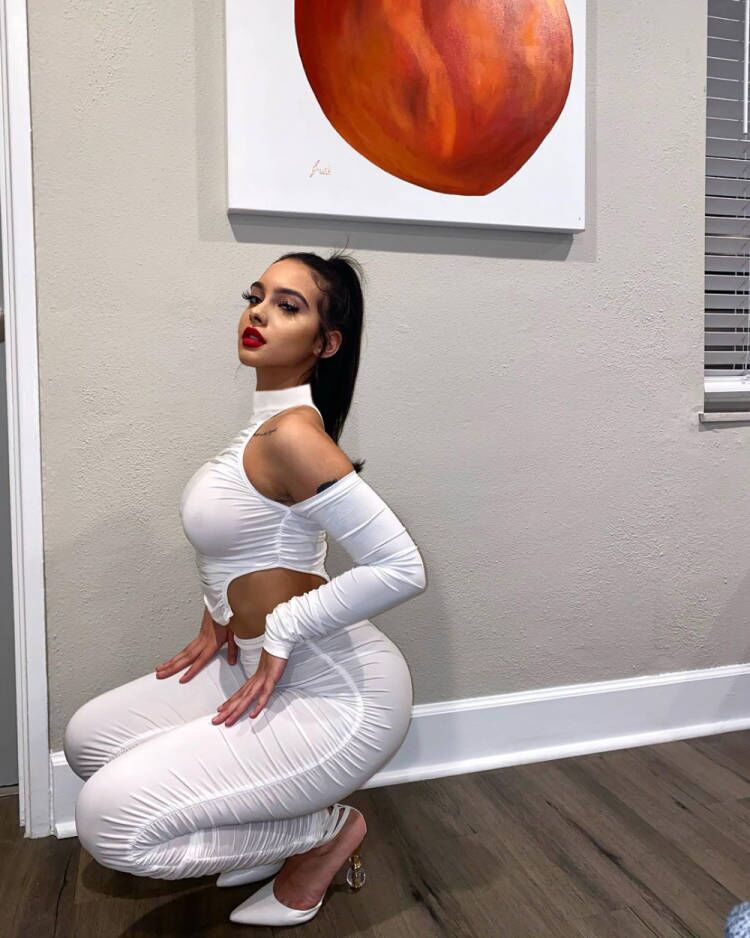 Women off-shoulder stand collar irregular pleated top and pants two-piece set 4