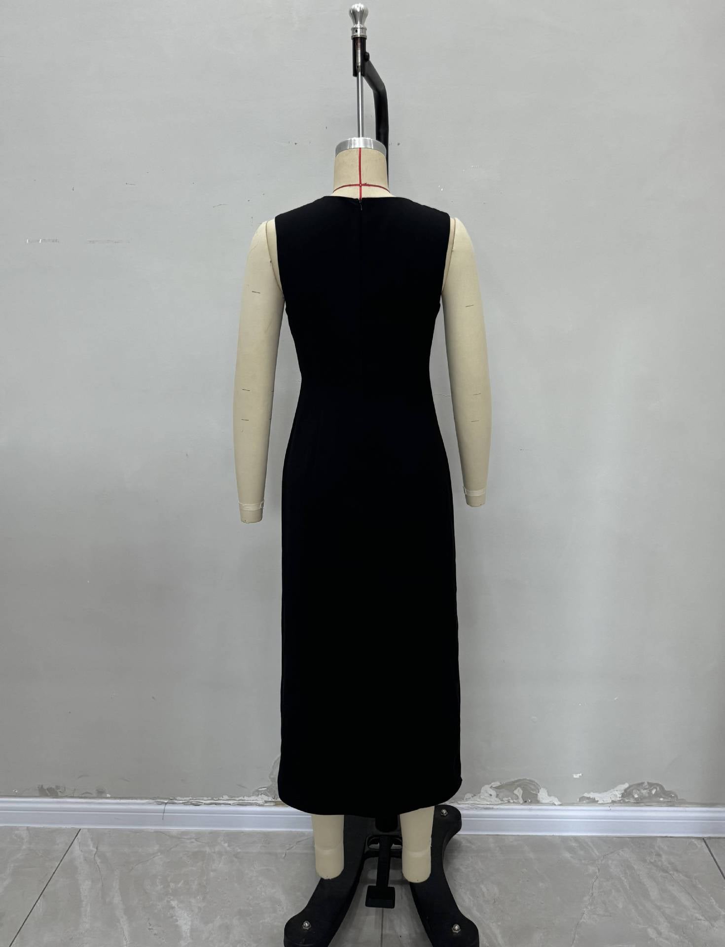 Women's pleated jewelry slit sleeveless Casual solid color fashion long dress