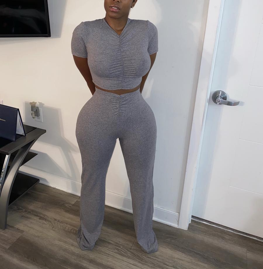 WomenPleat Short Sleeve Crop Top and Bell Bottom Pant Two-Piece Set 3