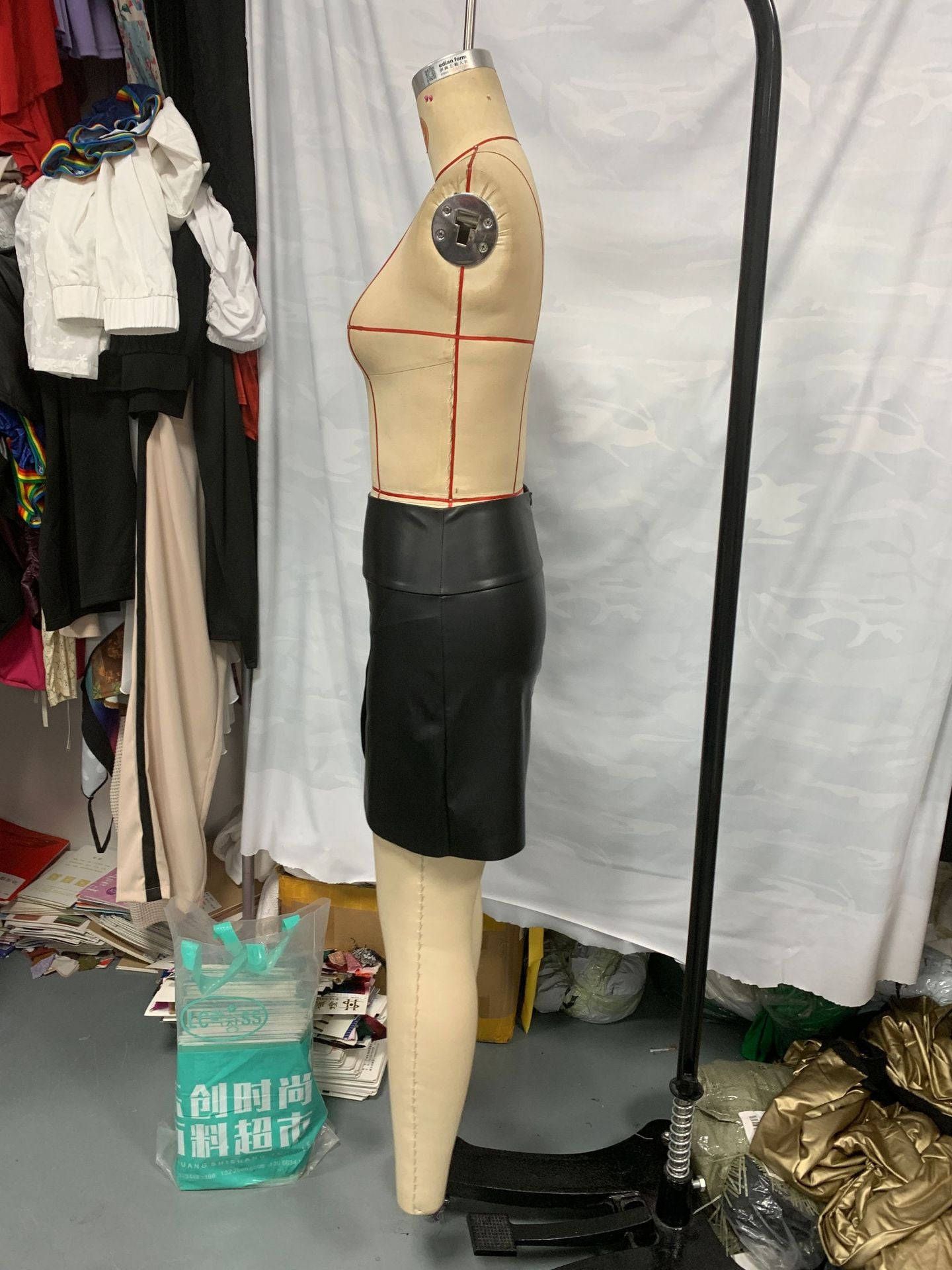 Spring & Summer Women's Zippered Casual Party Leather Skirt 10