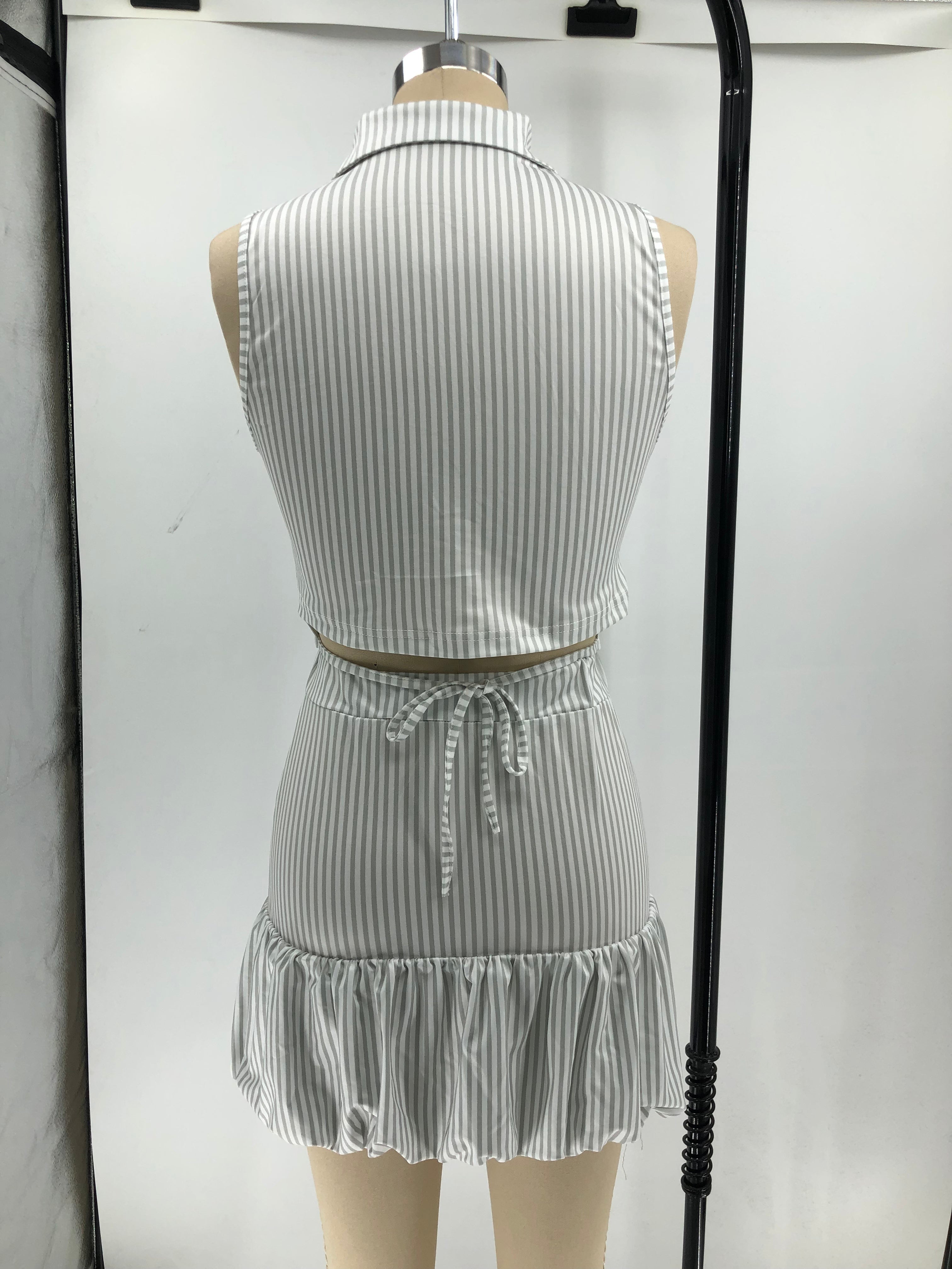 Summer women's v-neck contrast striped single-breasted sleeveless vest 12