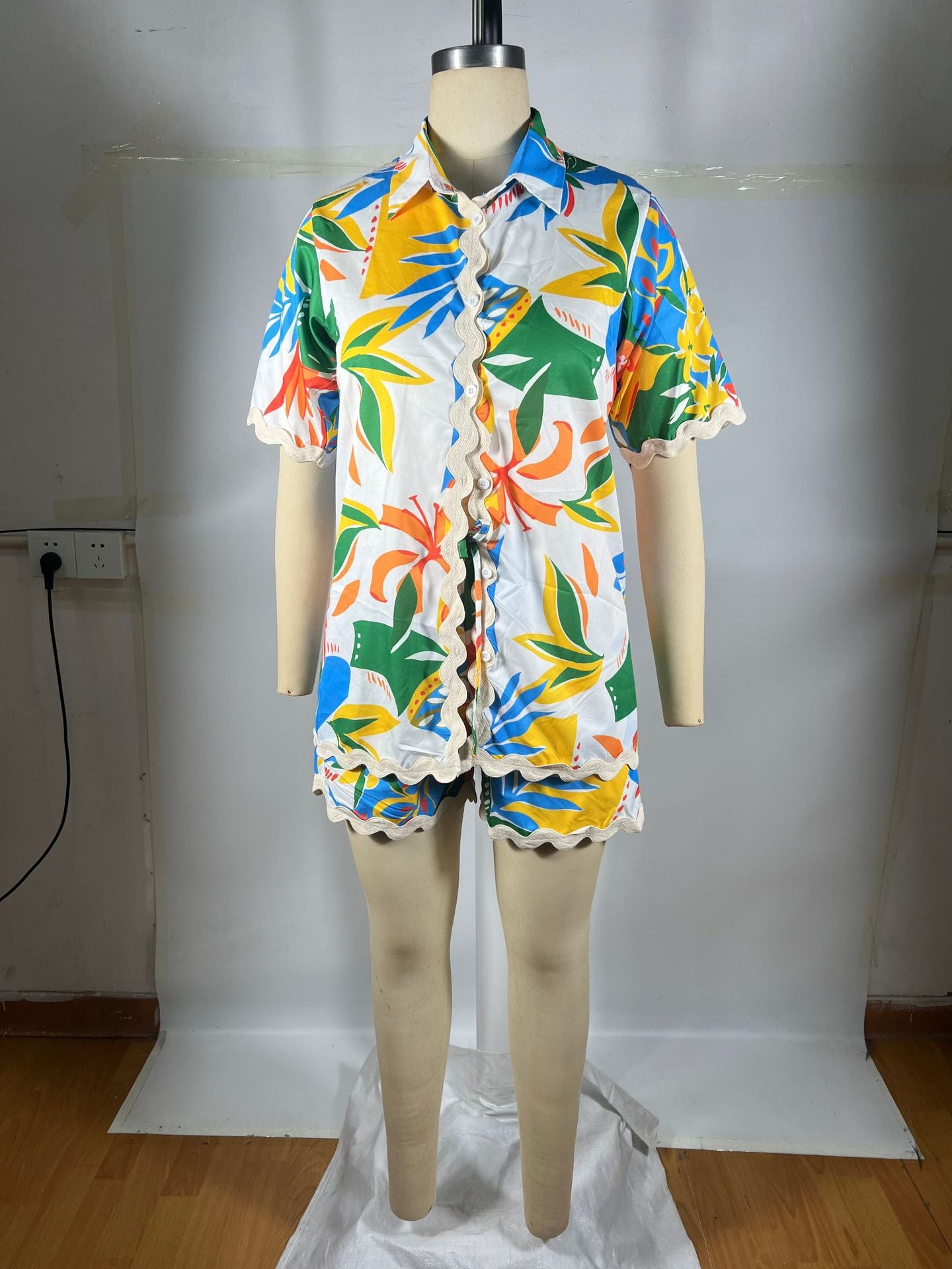 Women's Print Lace Patchwork Short Sleeve Shirt Shorts Two-Piece Set 9