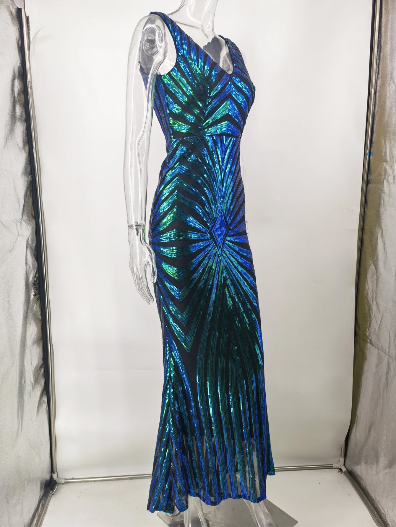 Sexy V-Neck Sleeveless Sequin Mermaid Evening Dress Formal Party Dress 22