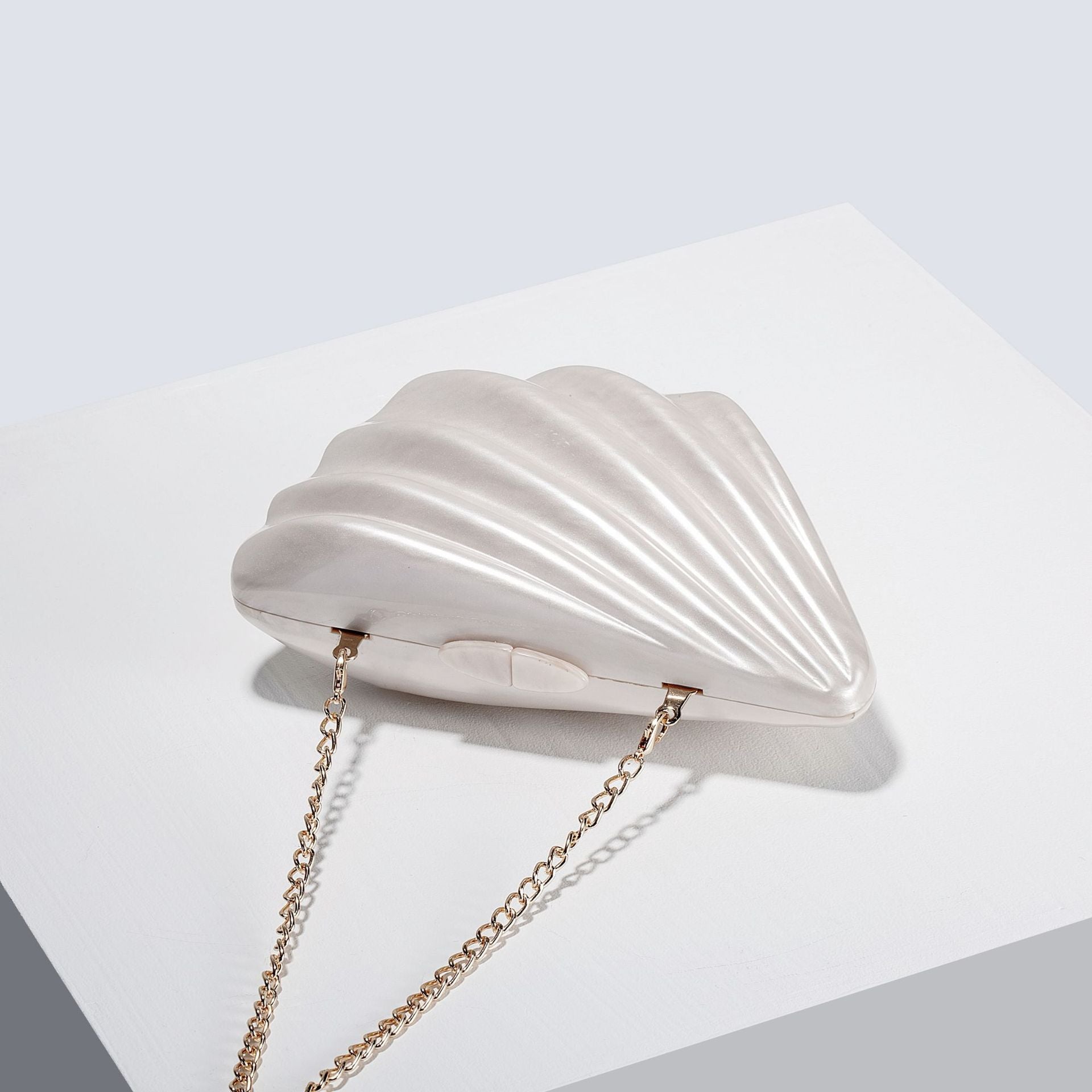 Women's Shoulder/Crossbody Bag Fan-Shaped Shell Acrylic Clutch for Wedding & Evening Party 13