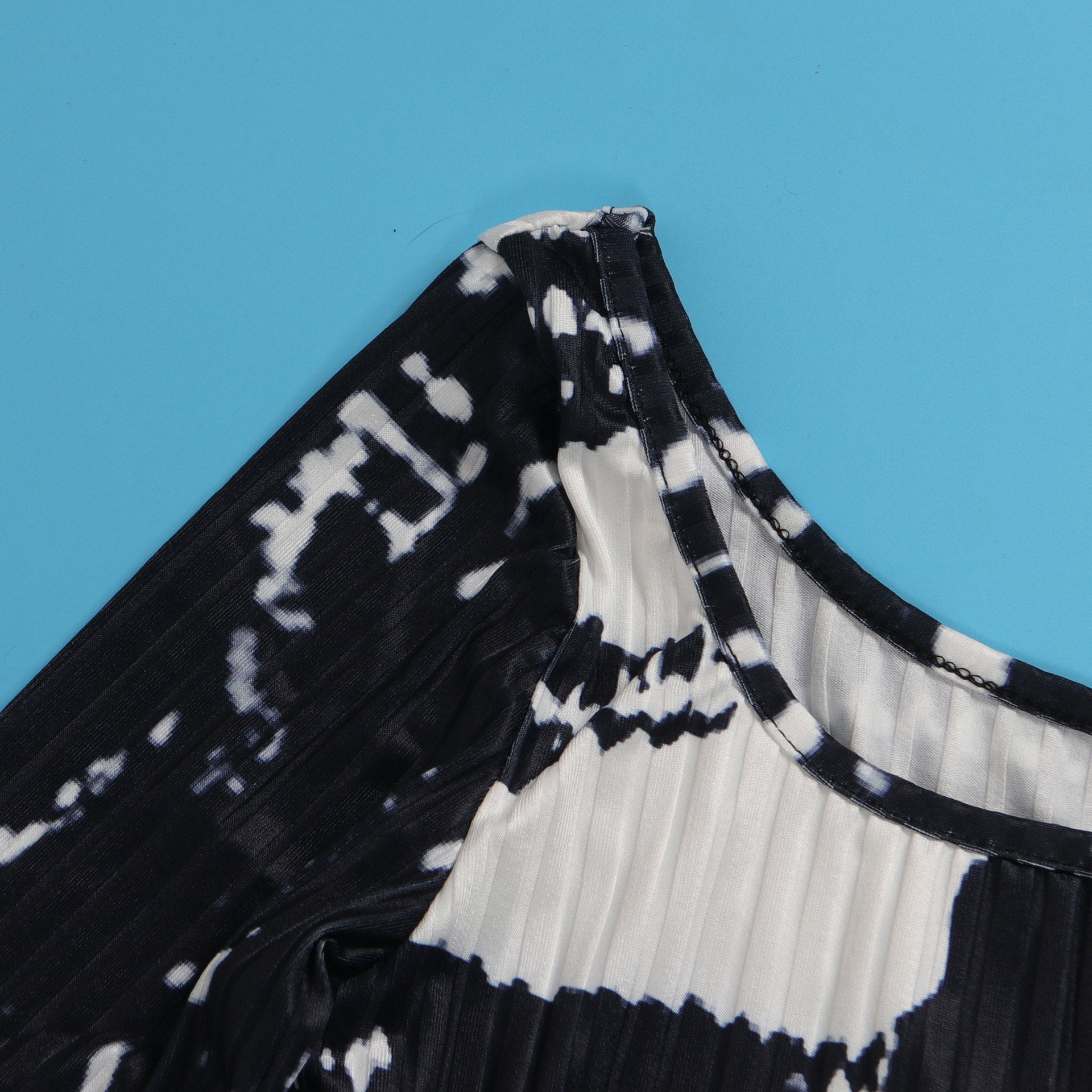 Sexy Printed Back Slit Tight Fitting Bodycon Dress 44