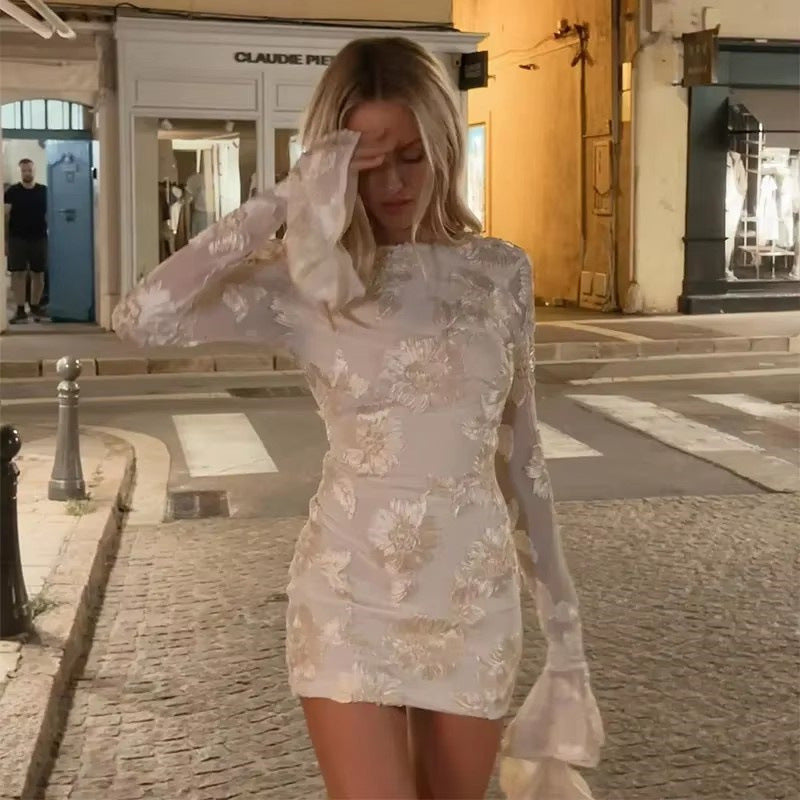 Women's Fashionable Sexy Slim Fit Bell Bottom Sleeve Party Dress