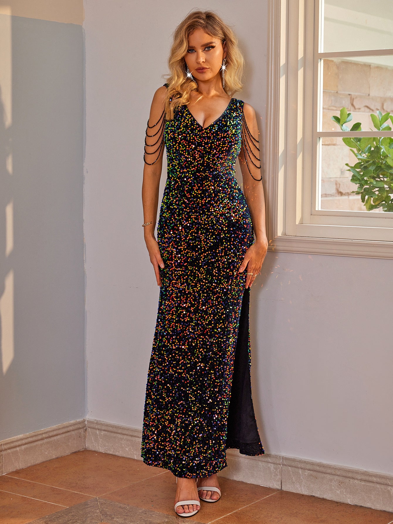 Women Beaded Sleeveless V-Neck Maxi Evening Gown 3