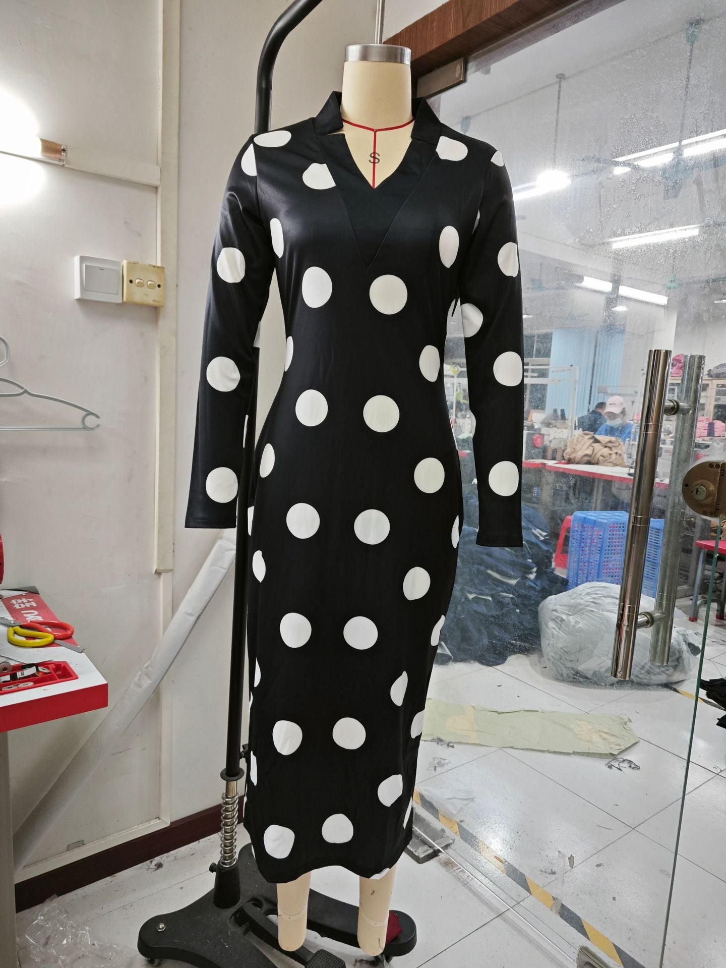 Autumn and winter fashion Plaid Print V-neck Bodycon long-sleeved sexy dress 18