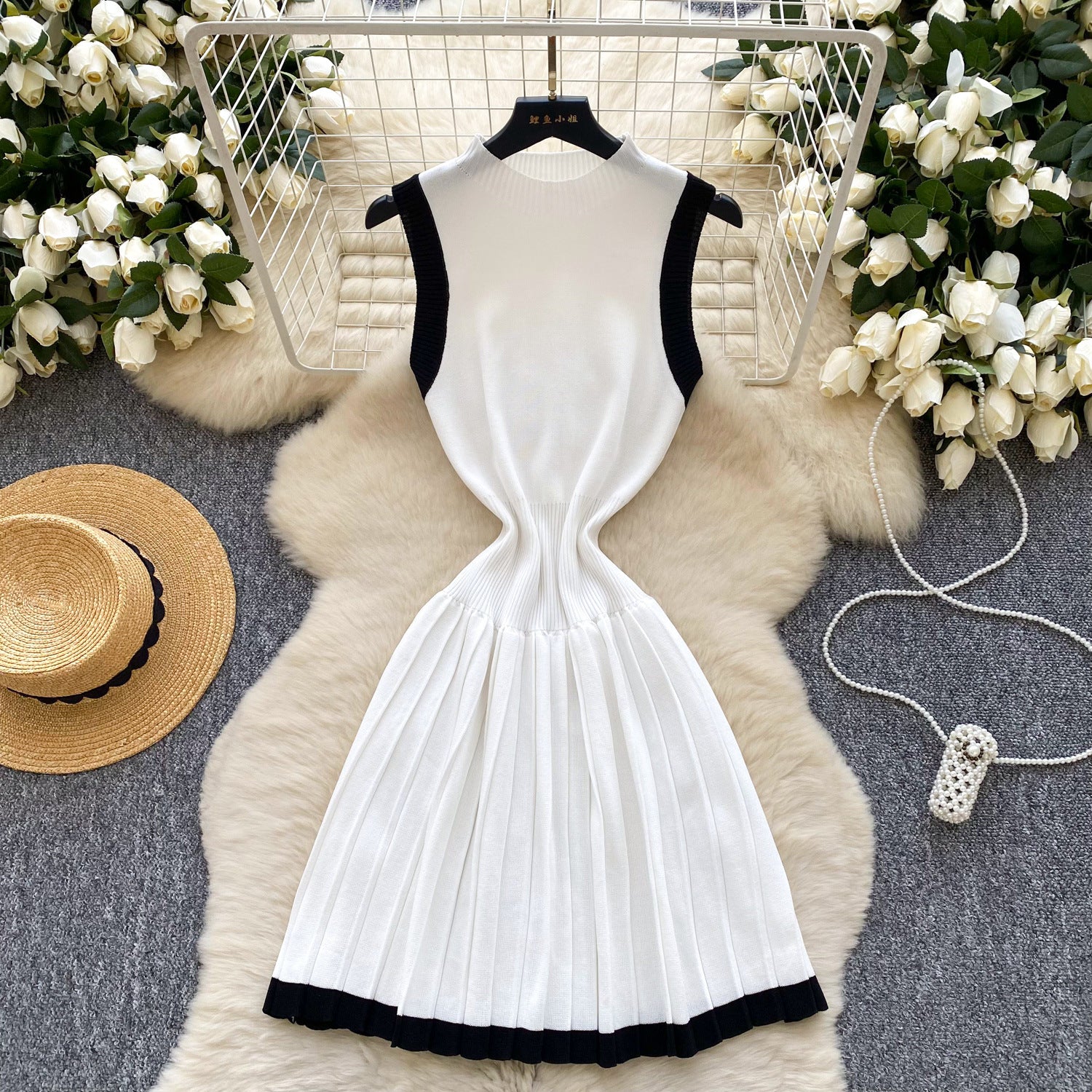 Women's Summer Sleeveless Knitting Slim Waist Contrast Color Pleated Dress 3