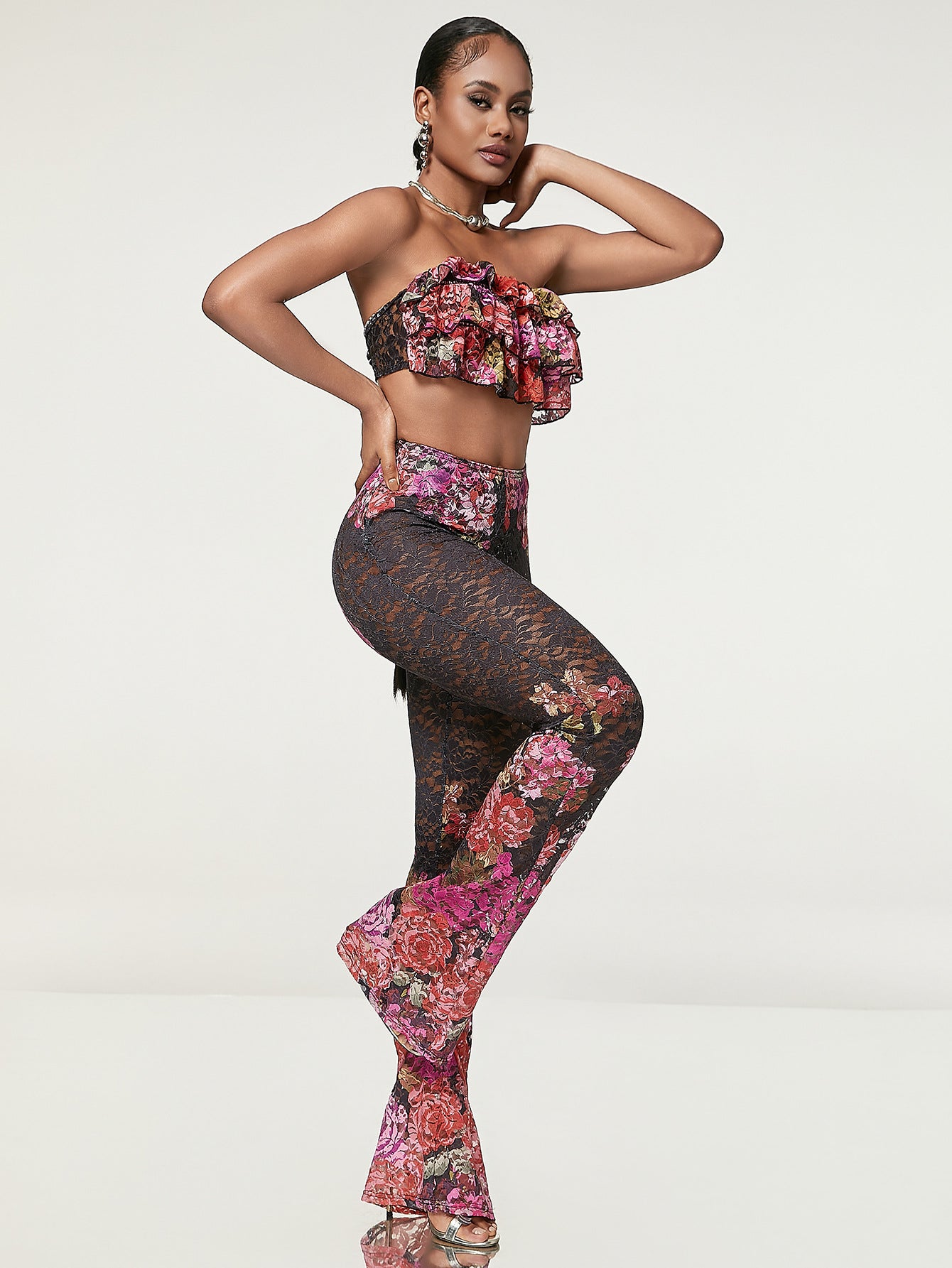 Women printed Strapless Top and See-Through Lace Bell Bottom Pants two-piece set 3