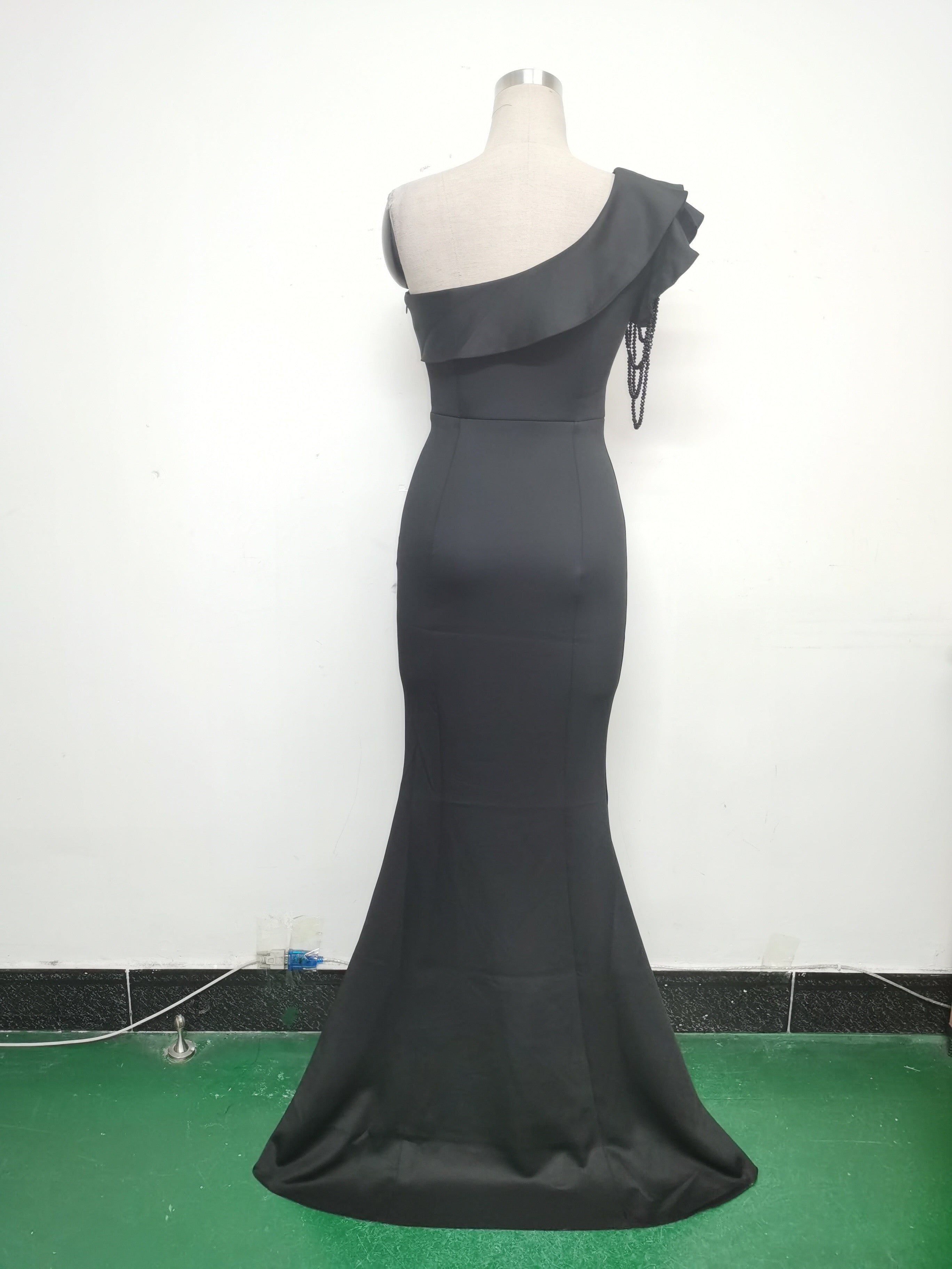 Women Beaded One-shoulder Slash Shoulder Evening Dress 22