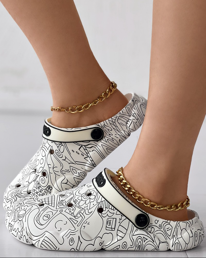 Women Outdoor Wear Print Platform Clogs 5