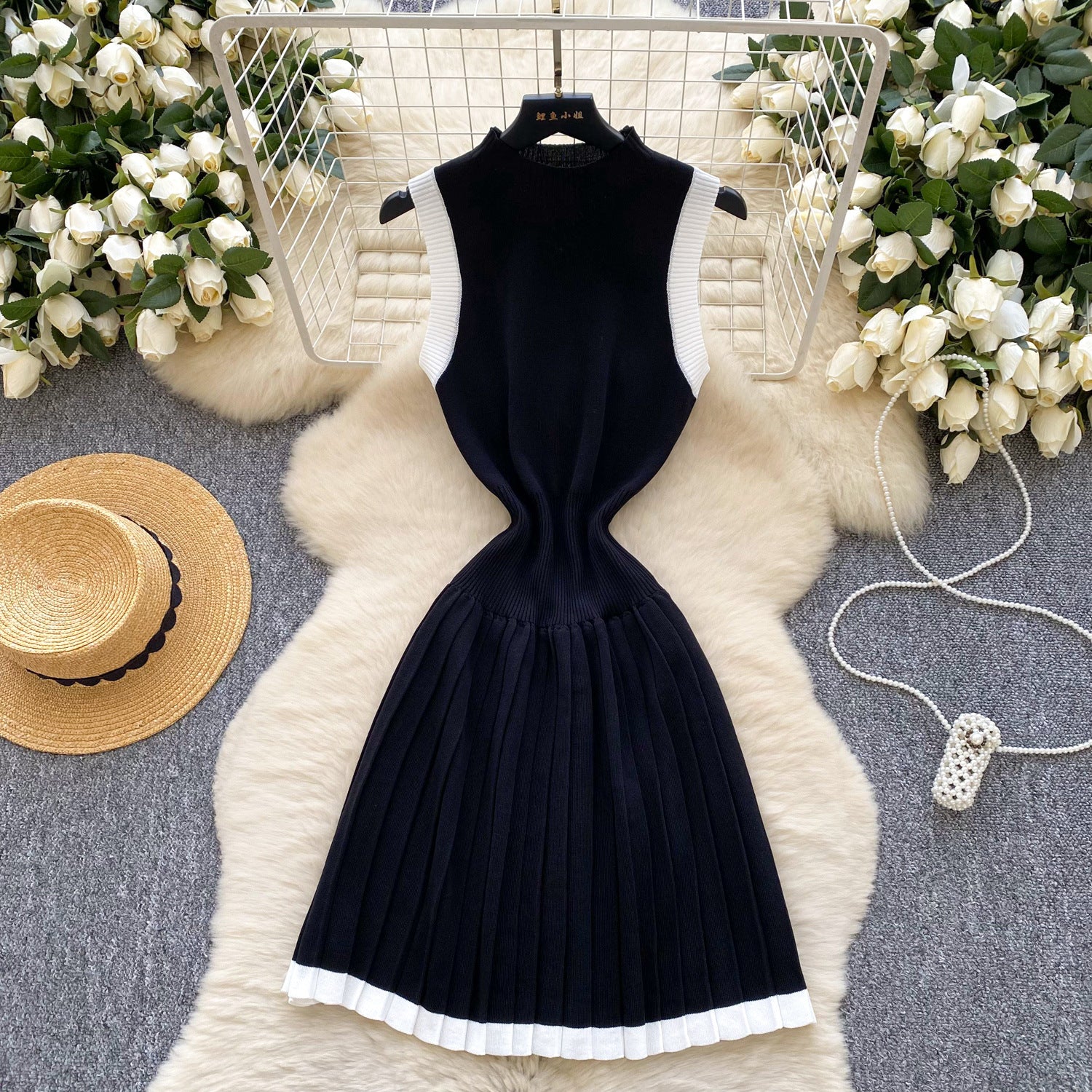 Women's Summer Sleeveless Knitting Slim Waist Contrast Color Pleated Dress 5