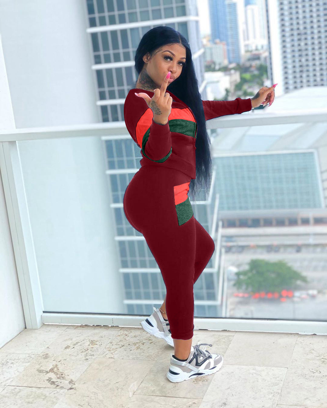 Women Sports Contrast Color Top and Pants Two-piece Set 4