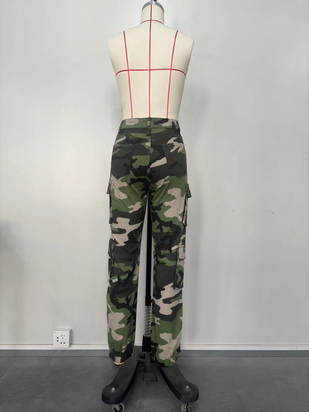 Women camouflage print accordion pocket trousers 7