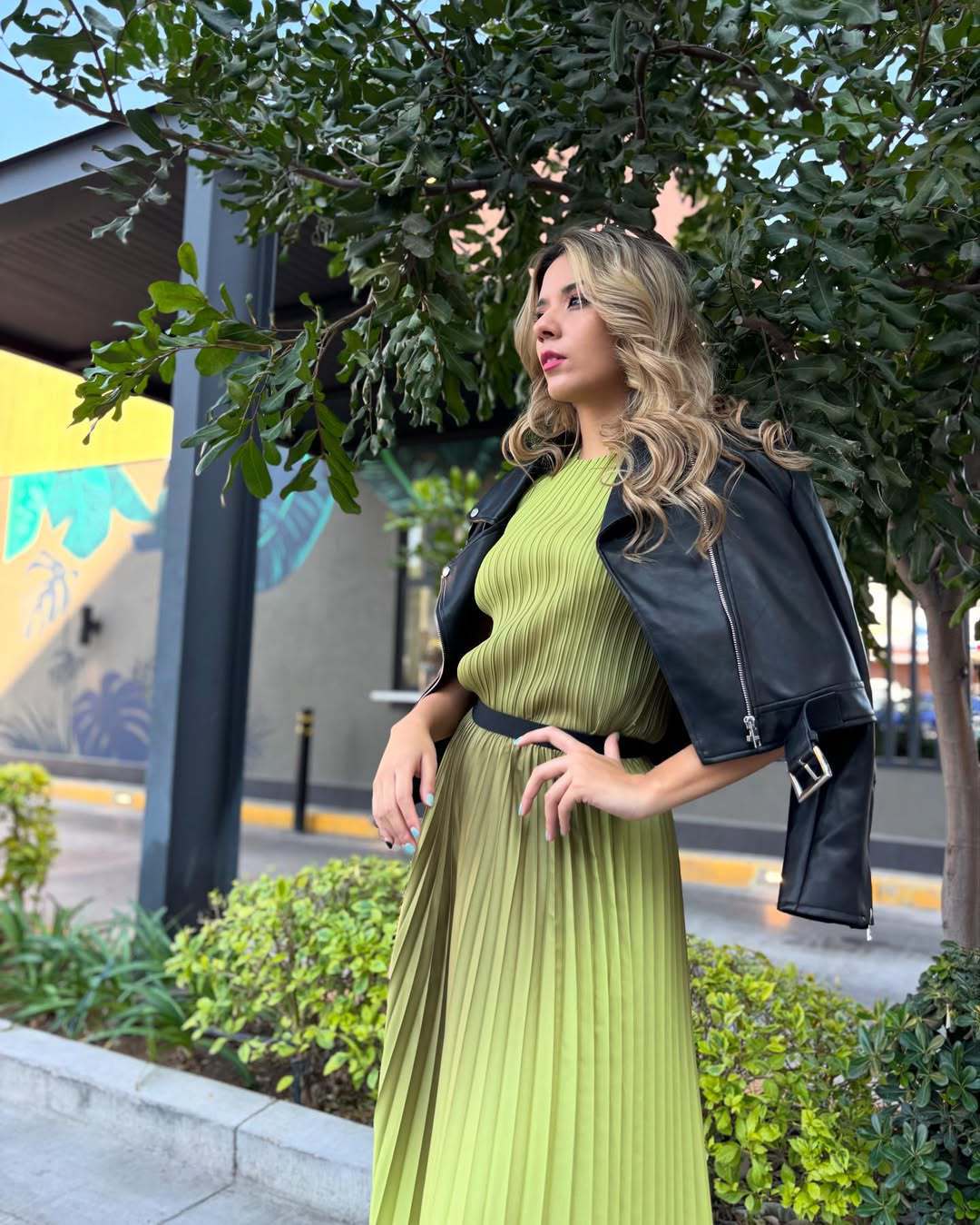 Women's Fashion Pleated Gradient Color Sleeveless Chic Loose Tops Wide-Leg Pants Set 15