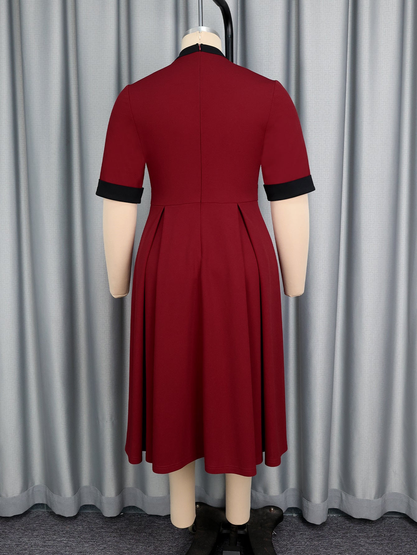 Plus-Size Women Burgundy Lace-Up Bow Short-Sleeve Contrast Color Dress 5