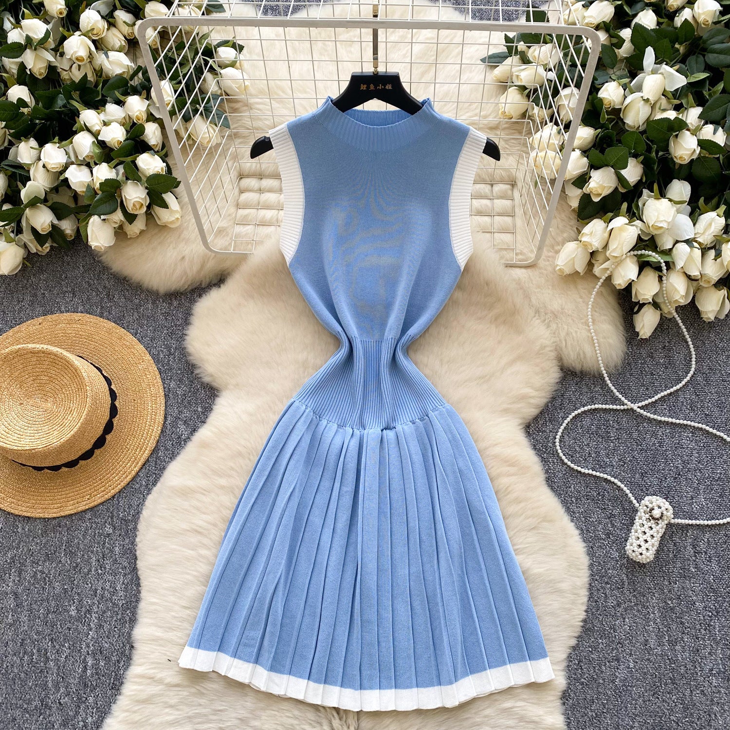 Women's Summer Sleeveless Knitting Slim Waist Contrast Color Pleated Dress