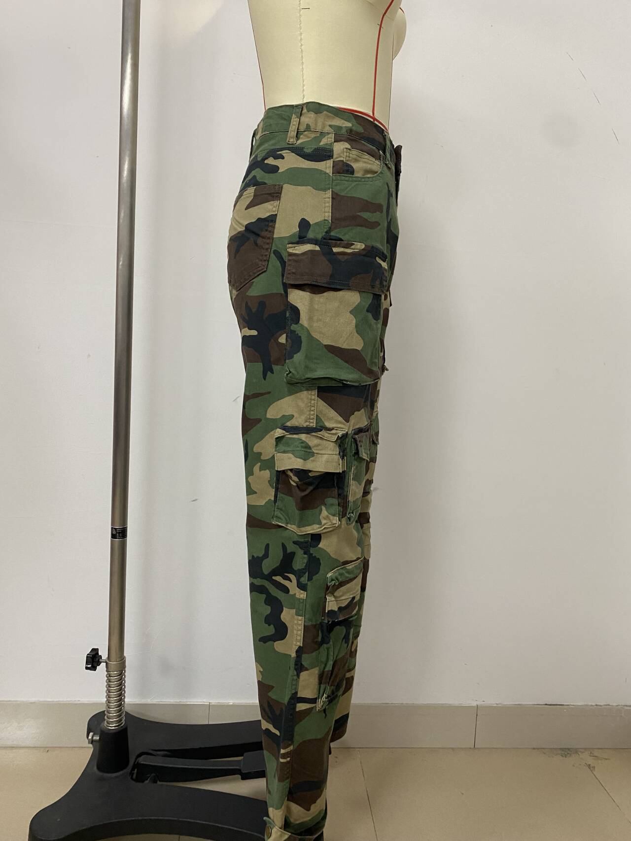 Women's Fashion Street Straight-Leg Loose Camo Trousers with Multi-Pockets 9