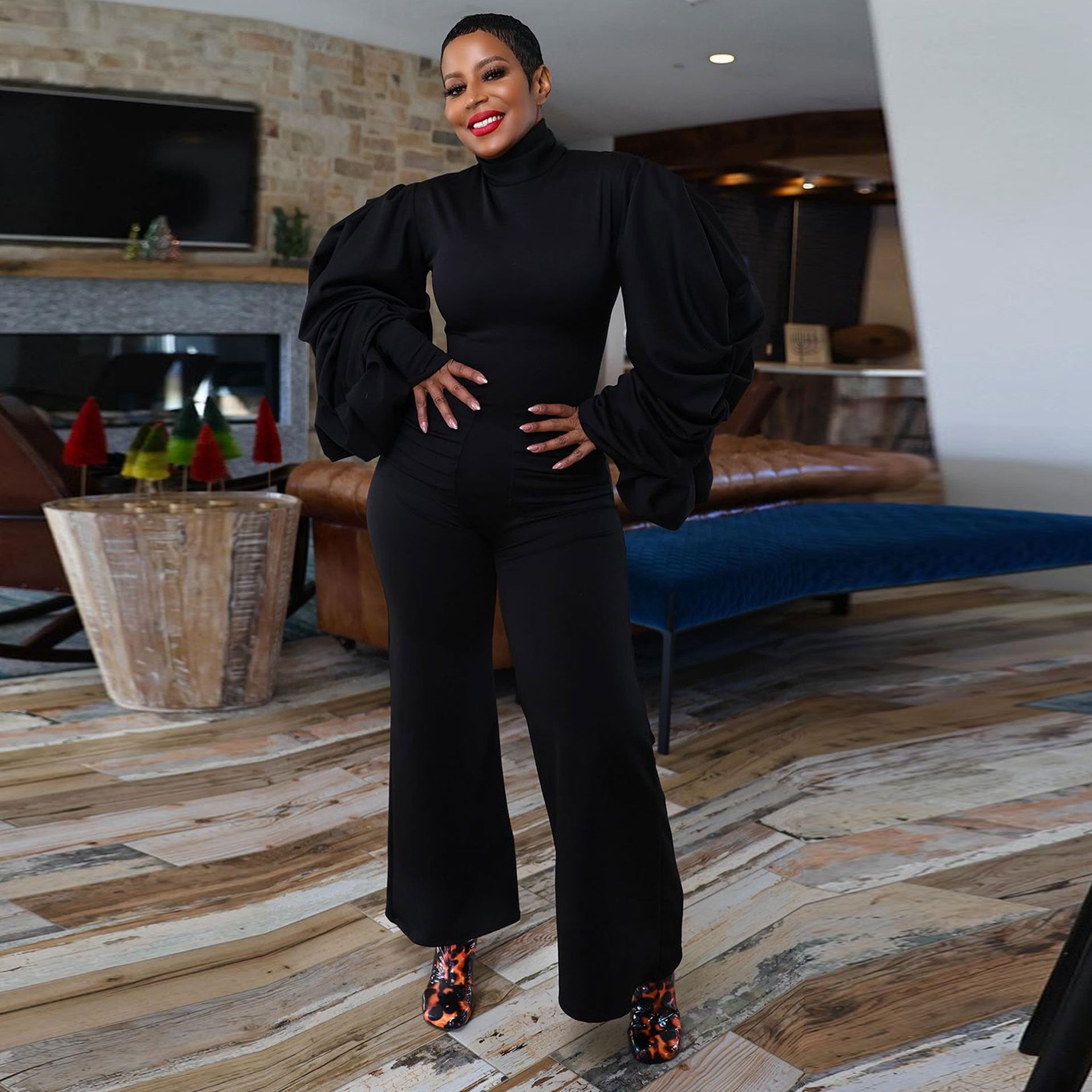 Sexy Pleated Balloon Sleeves Slim Waist Wide-Leg Jumpsuit 3