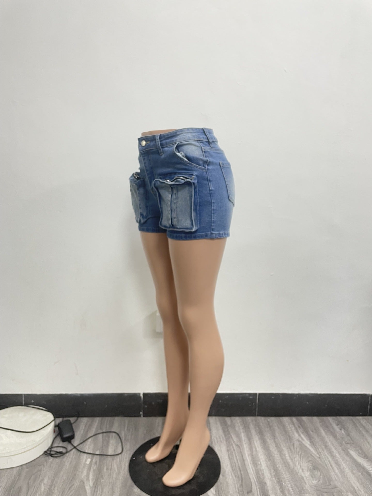 Women Washed Stretch Cargo Denim Shorts 7