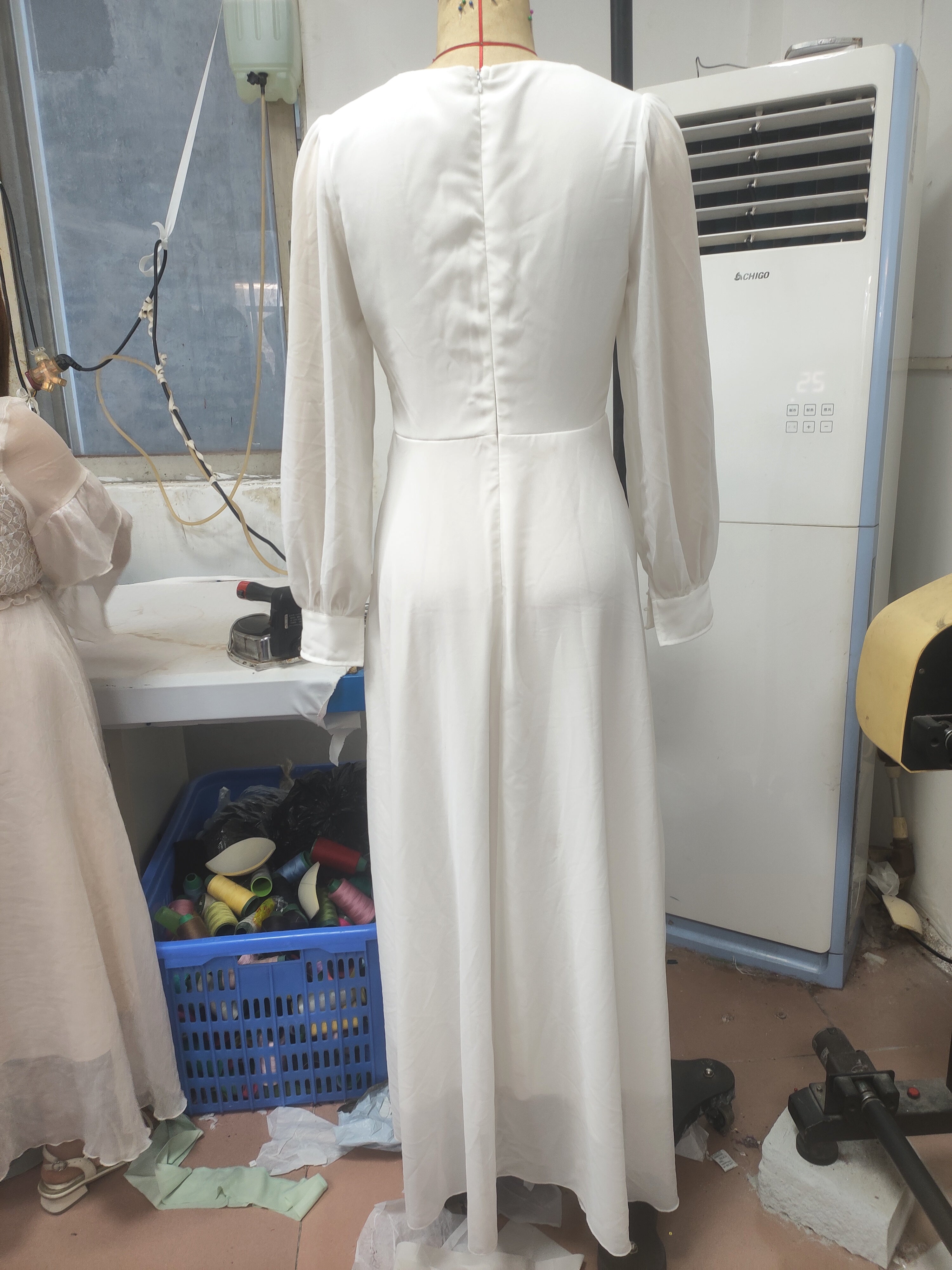 Chic Elegant Solid Color V-Neck Slim Long Sleeve Slim Women's Long Dress 9