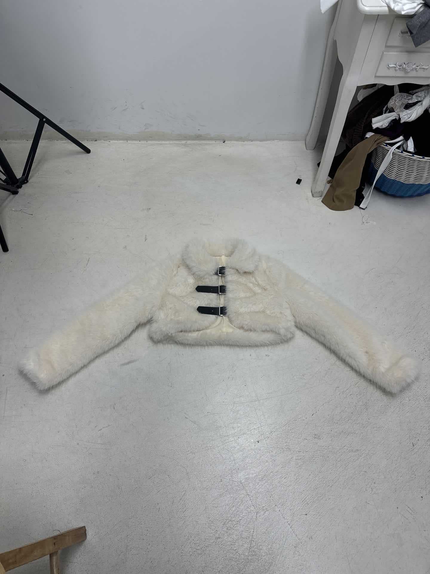 Women fall/winter faux furry metal Pu-Leather buttoned turndown collar top 21