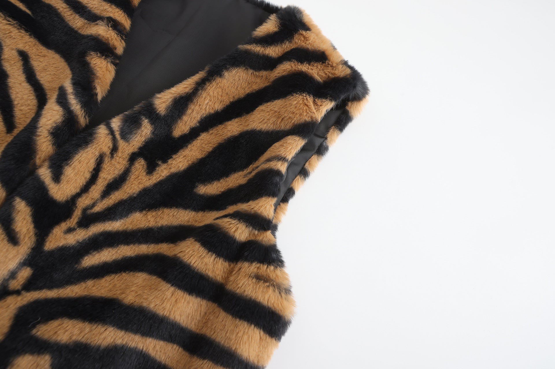 Women Autumn and Winter Leopard Faux Furry Crop Vest Jacket 17