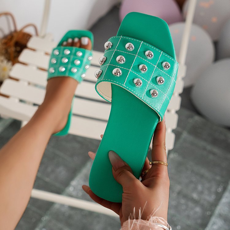 Plus Size Summer Women Riveted Flat Heel Outdoor Wear Beach Sandals 11