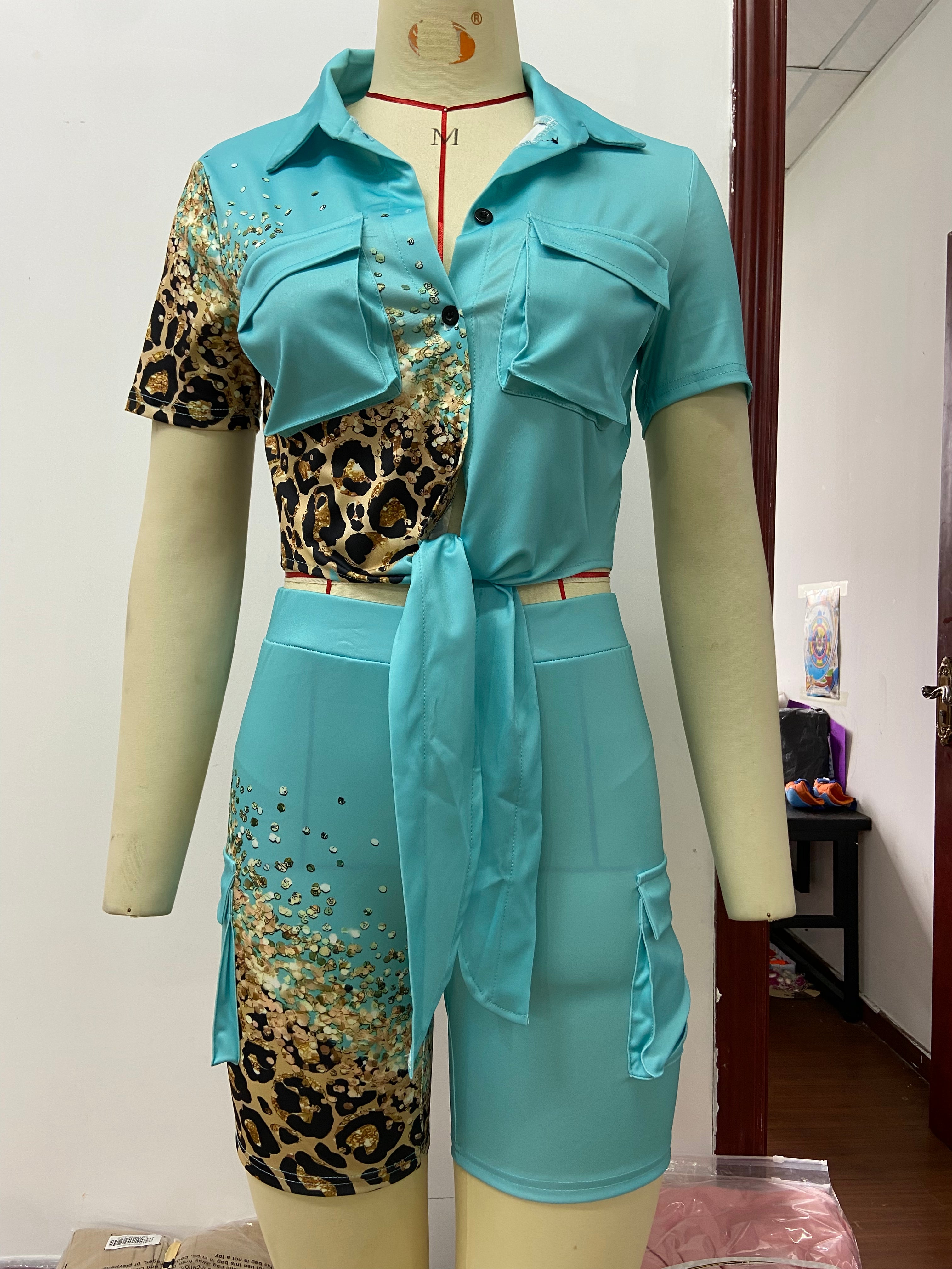 Women Summer Turndwon Collar Pocket Top And Print Shorts Two-Piece Set 20