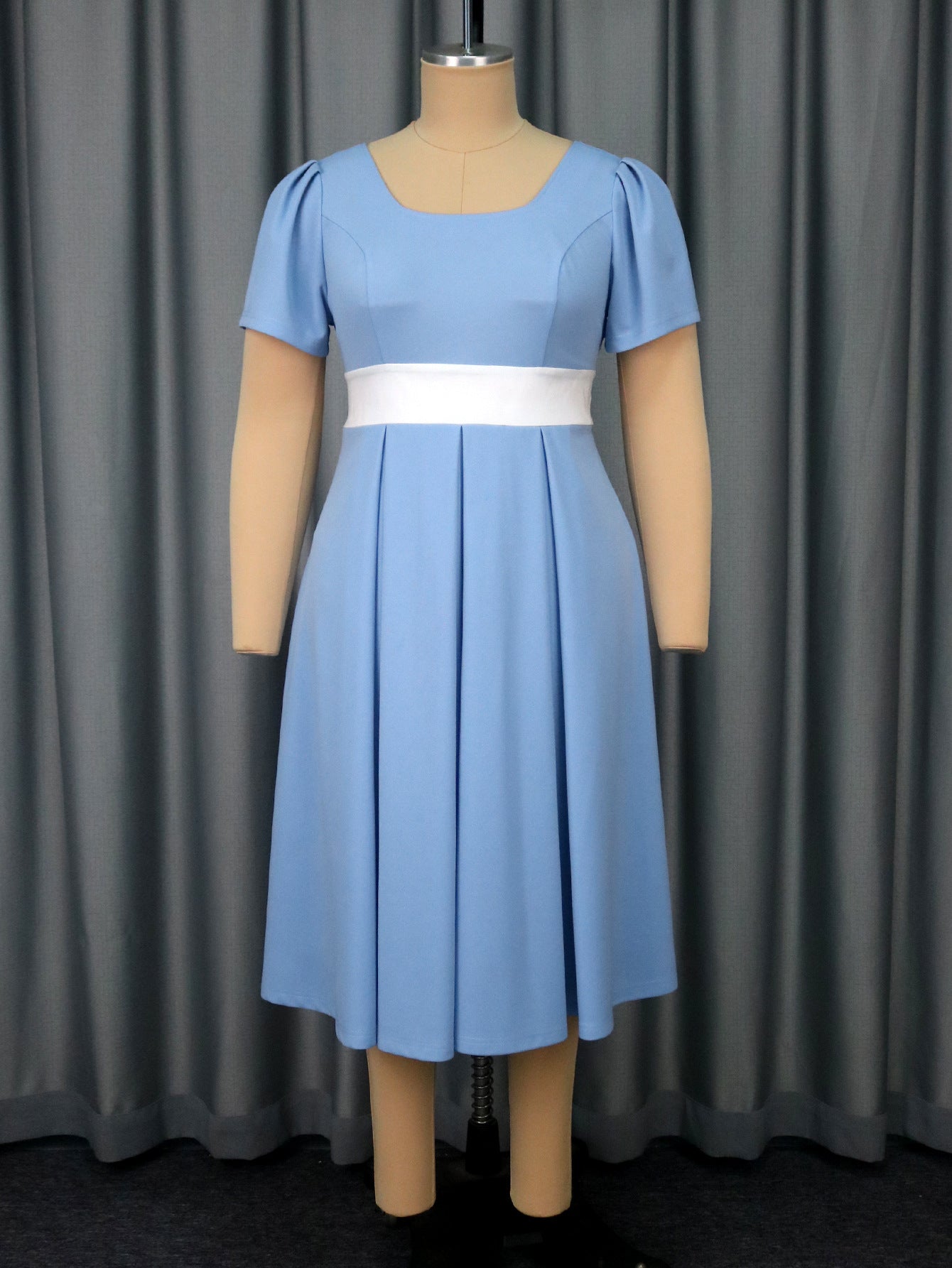 Plus-Size Women Backless Short-Sleeve Bow Belted Party Dress 5