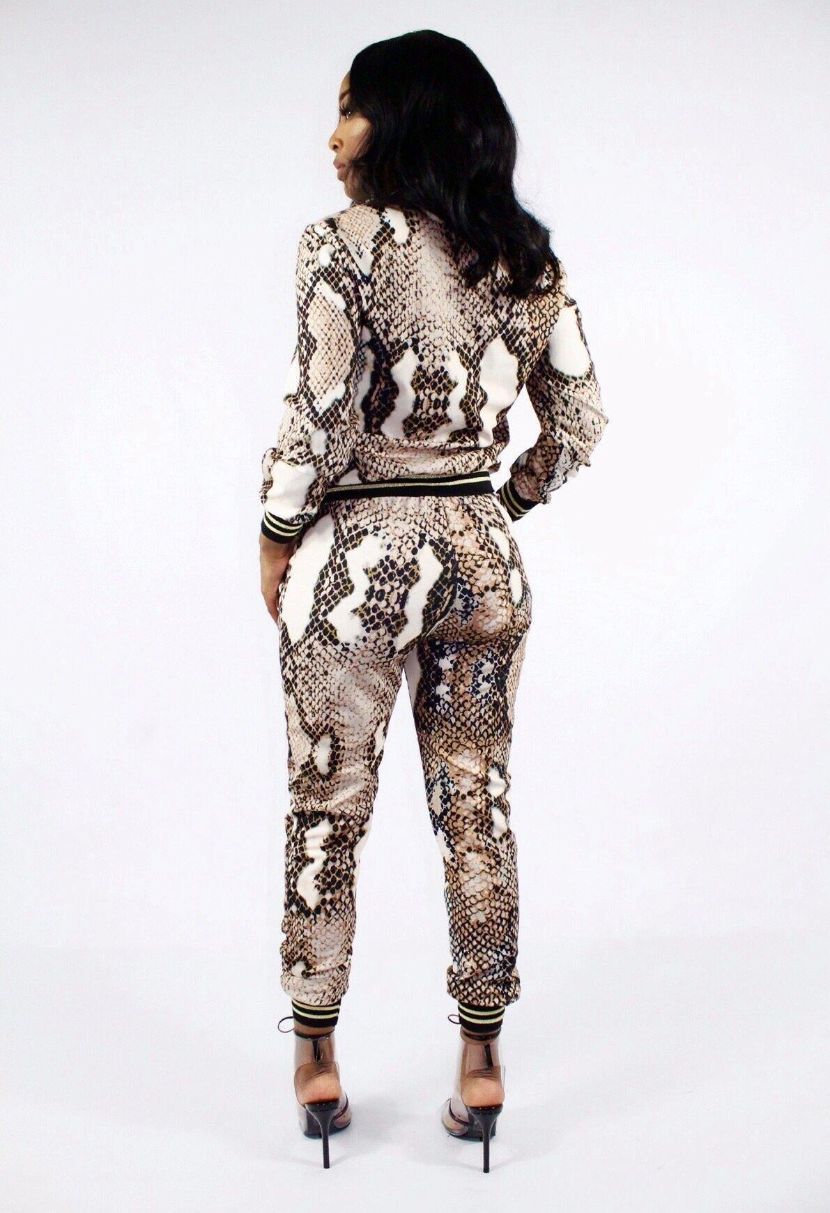 Women Printed Two-Piece Top and Pant Set 5