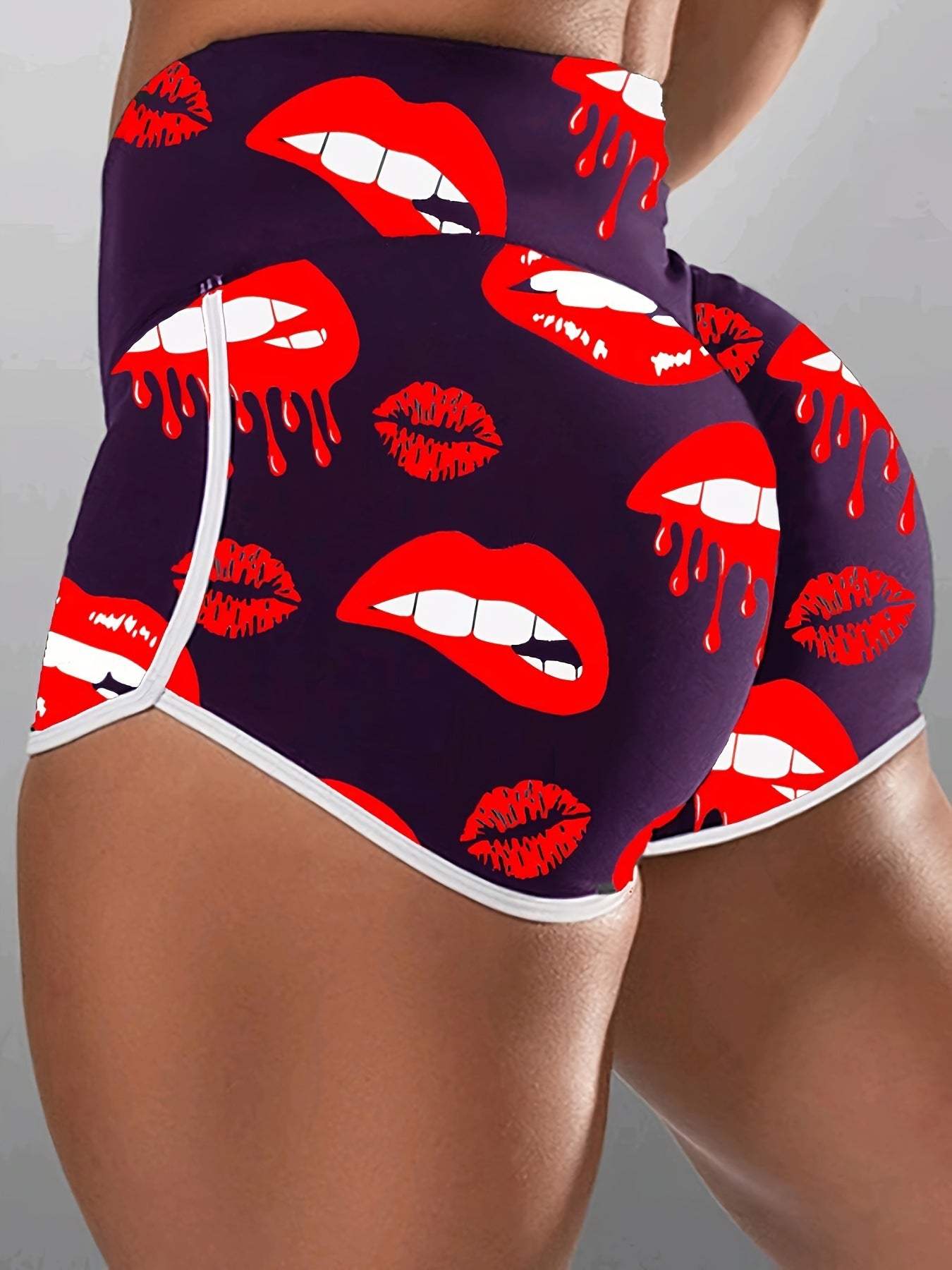 Plus Size Casual Red Lip Print Shorts 4
